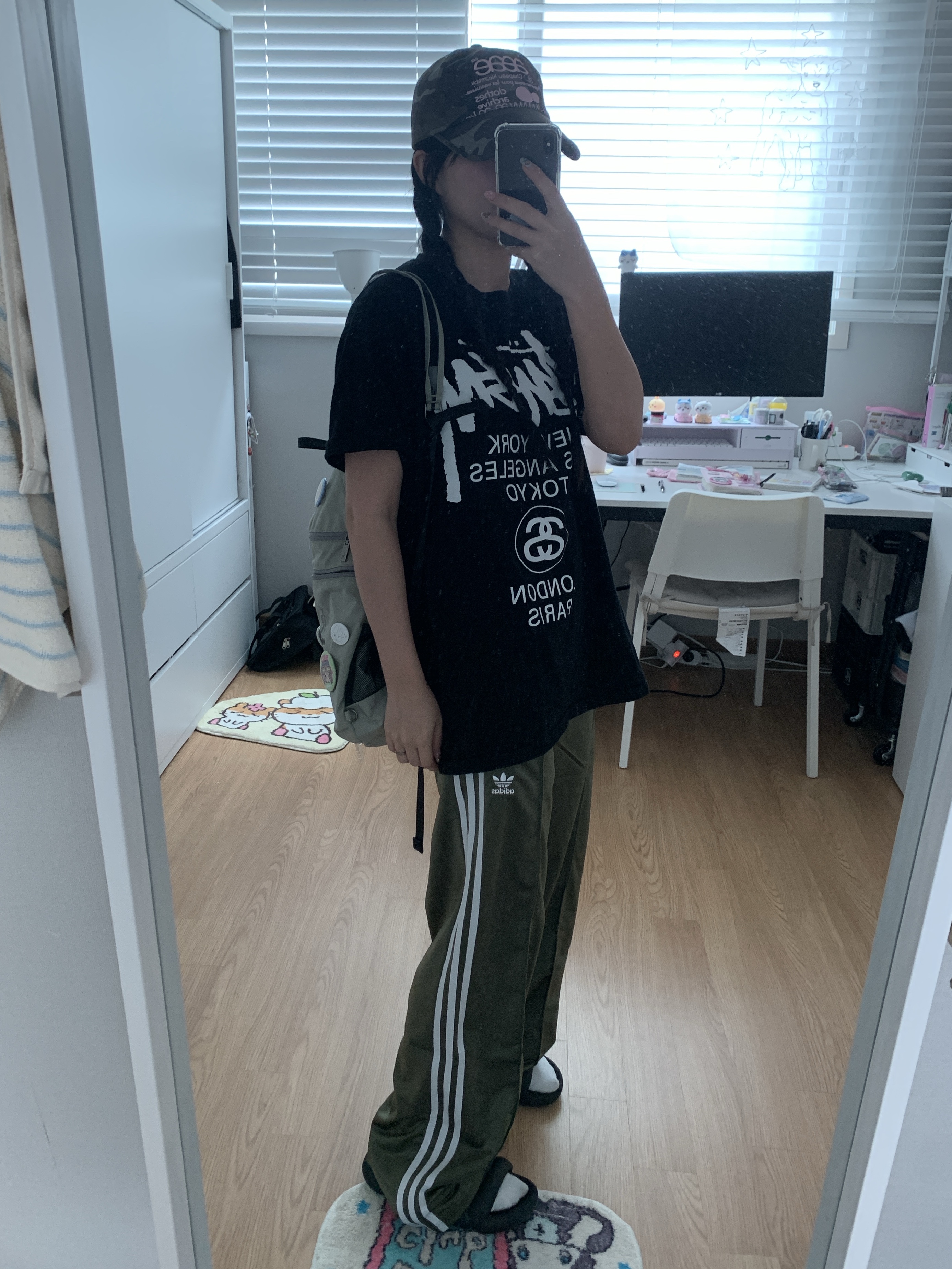 Stussy World Tour T-Shirt Black 2024,2025 착용 스타일 - 3