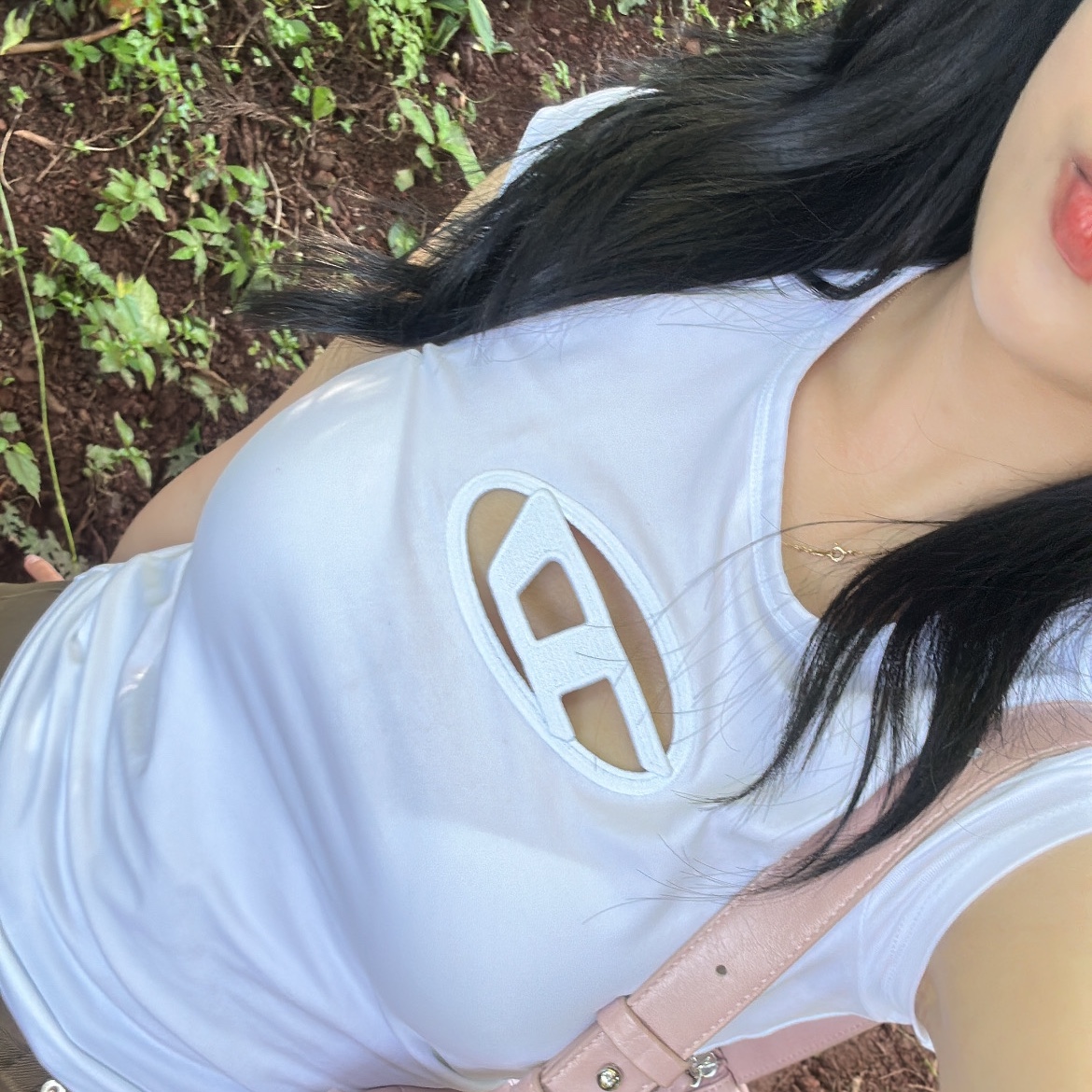 (W) Diesel T-Angie Peekaboo Logo T-Shirt White 착용 스타일
