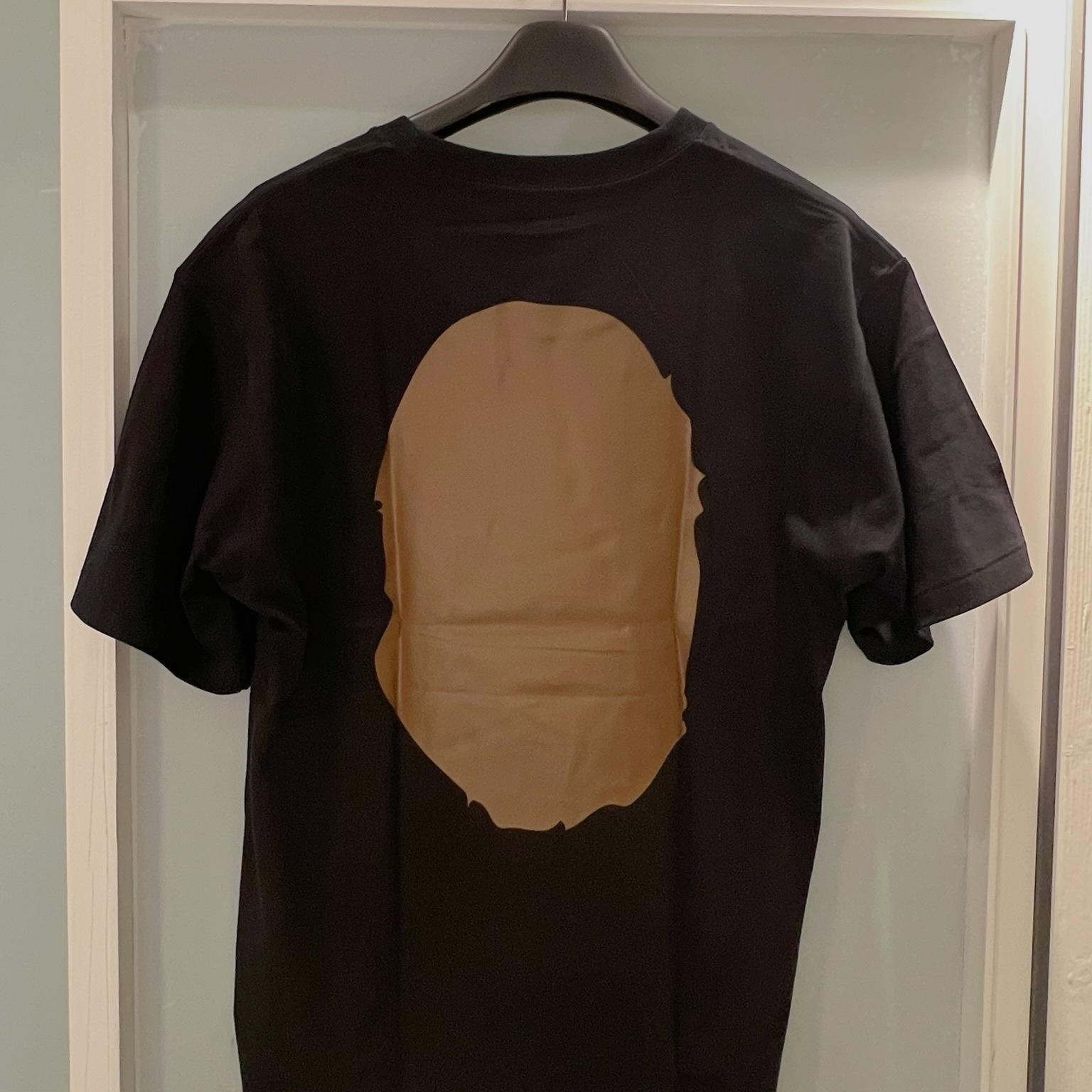 BAPE Big Ape Head T-Shirt Black, BAPE Big Ape Head T-Shirt White 착용 스타일 - 4