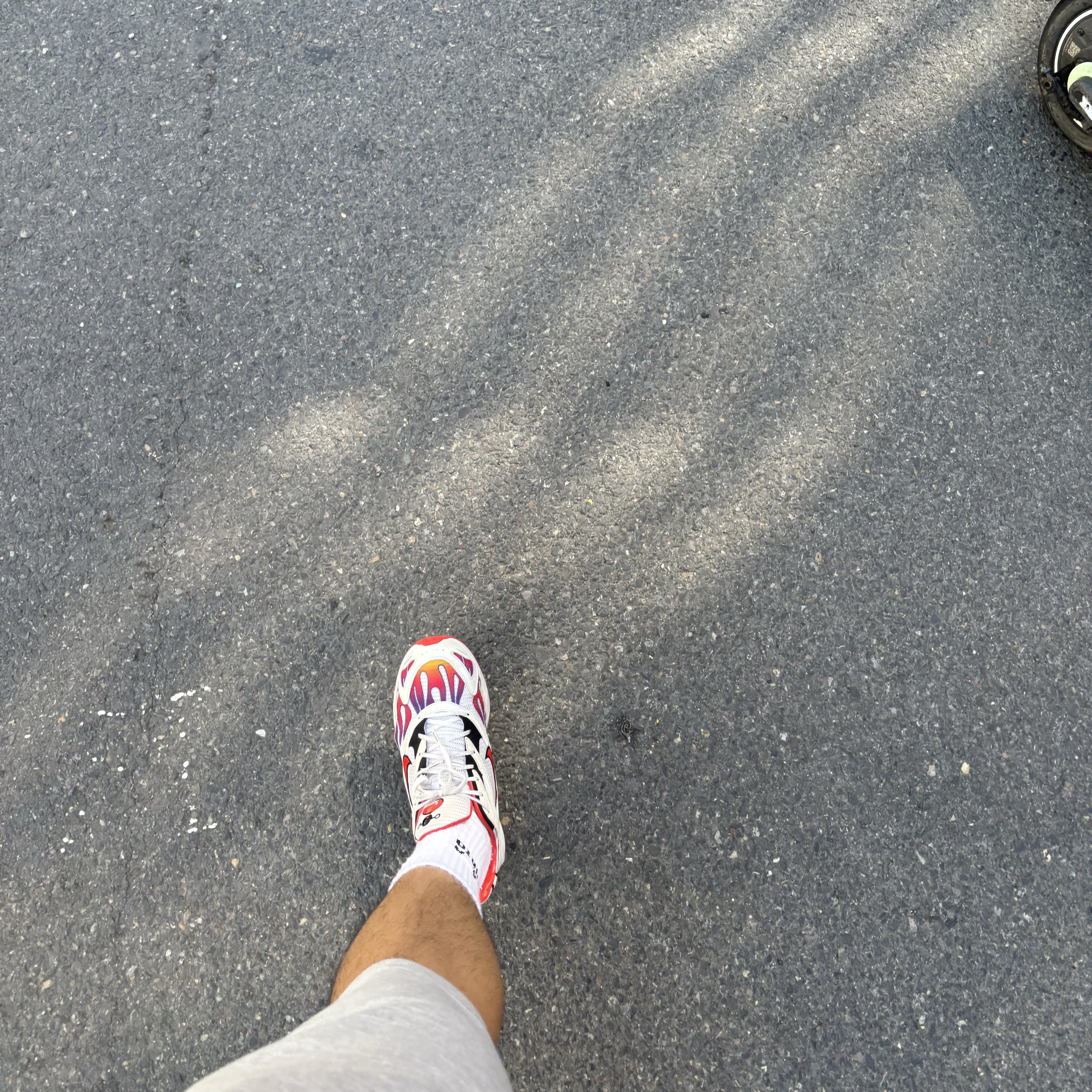 Nike x Supreme Zoom Streak Spectrum Plus White 착용 스타일