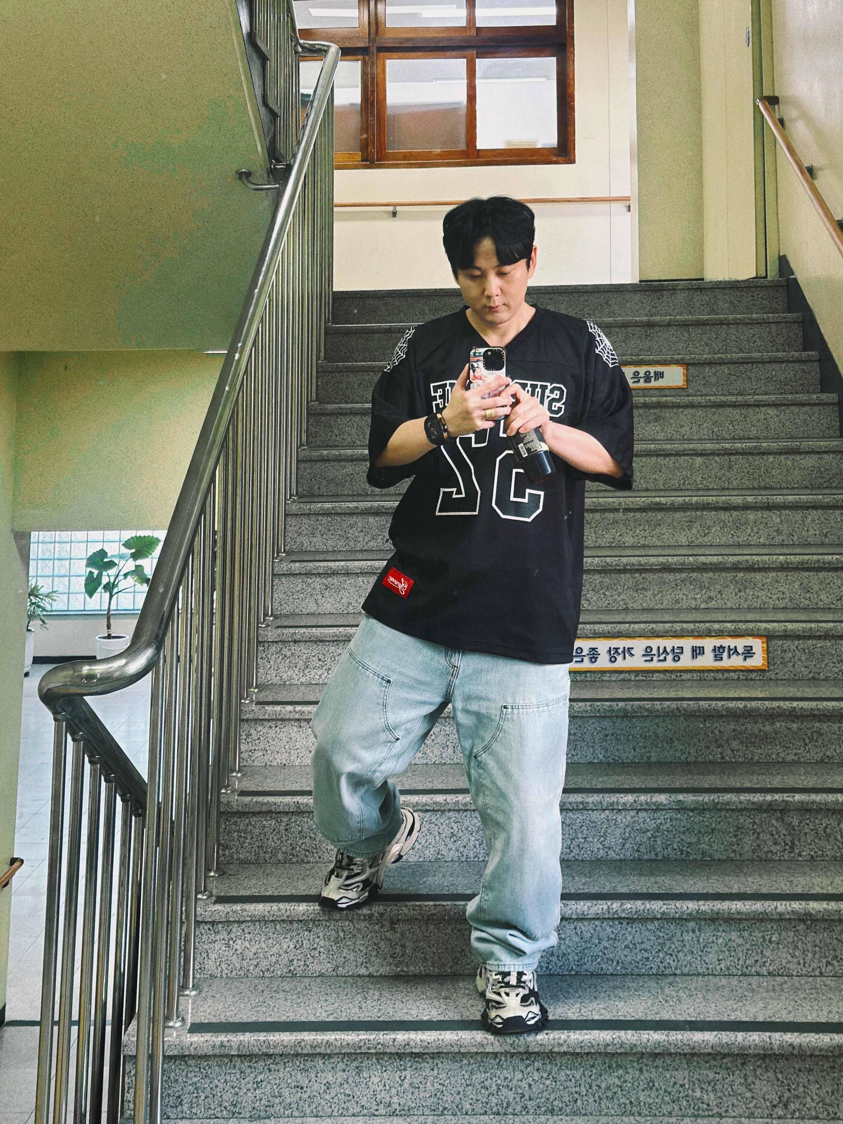 Supreme Spiderweb Football Jersey Black - 24SS 착용 스타일