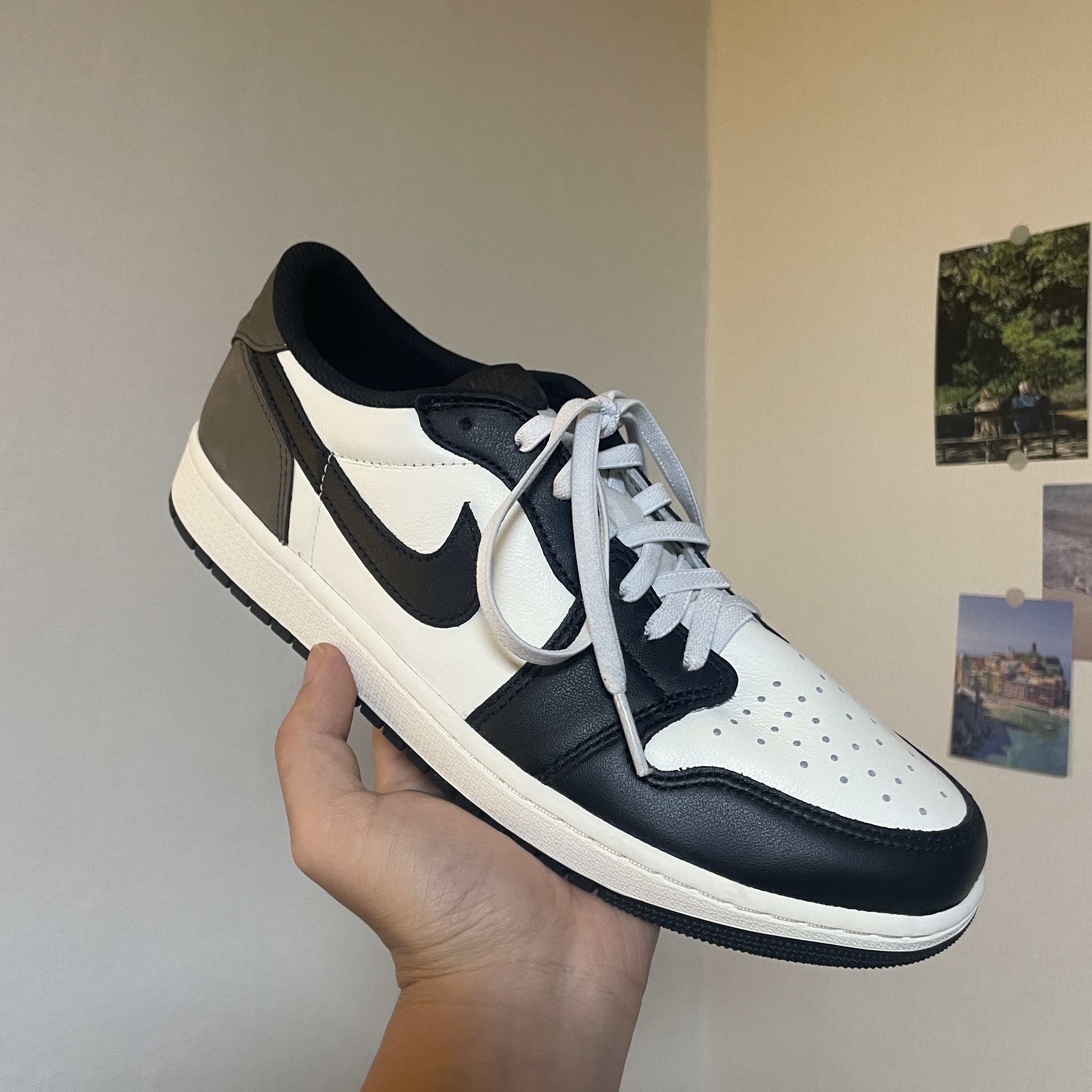 Jordan 1 Retro Low OG Mocha 착용 스타일