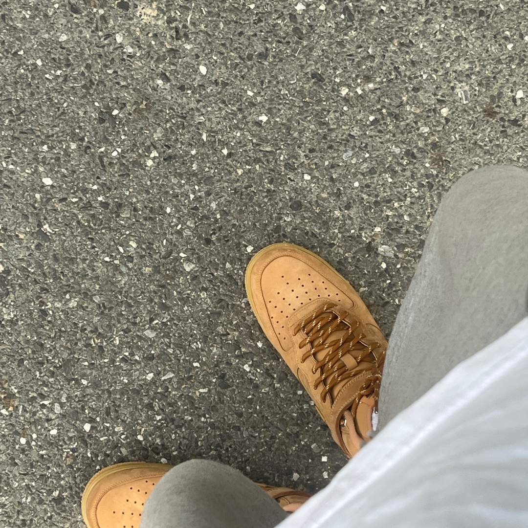 Nike Air Force 1 Mid '07 WB Flax 착용 스타일