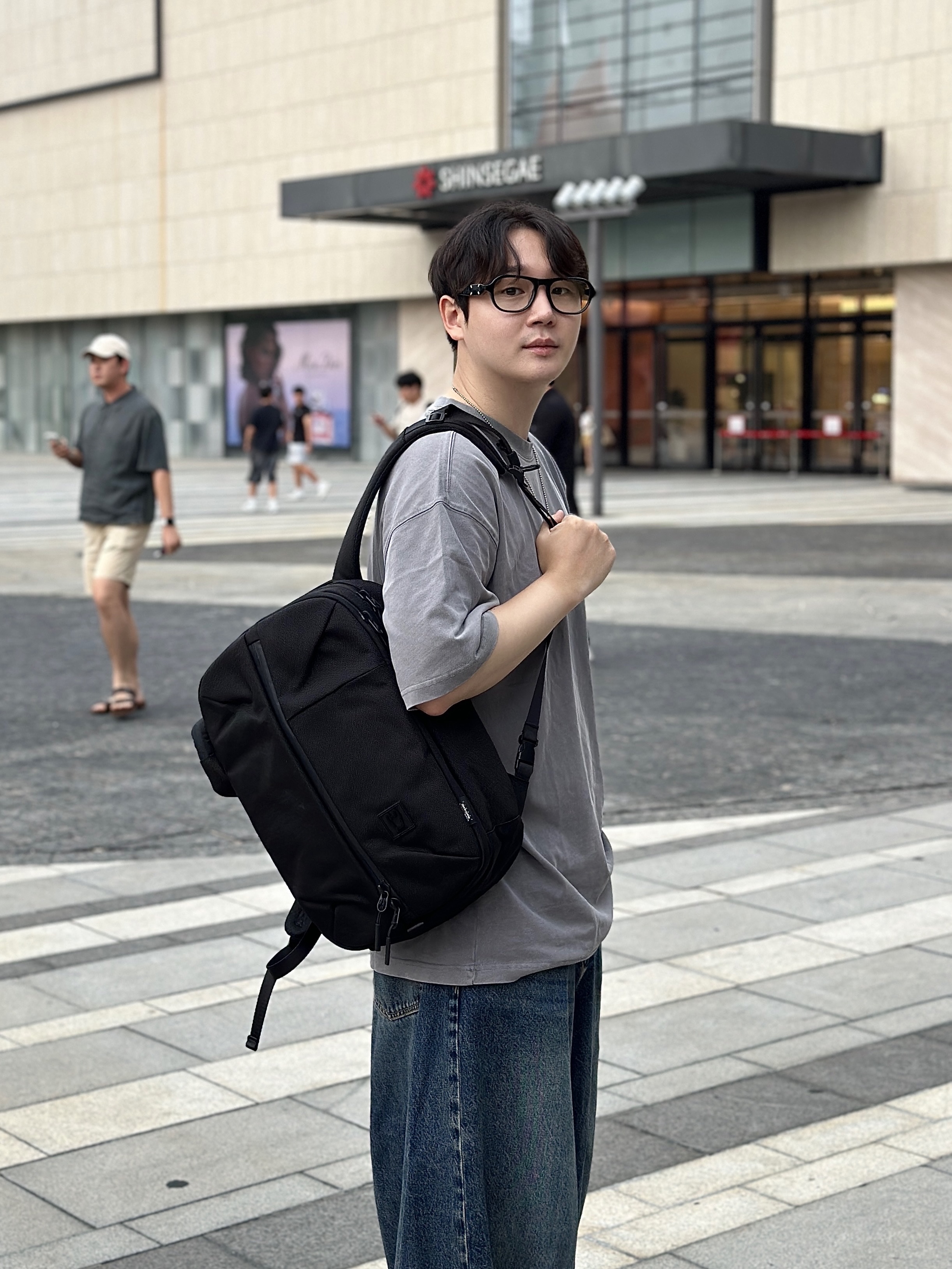 Gentle Monster x Maison Margiela MM113 Black Clear, Asics Gel-Venture 6 Feather Grey Black 착용 스타일 - 3