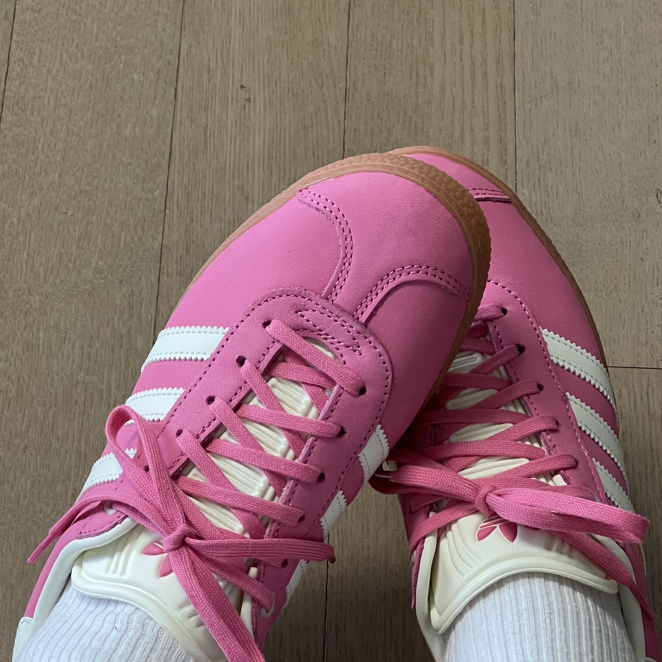 (J) Adidas Gazelle Pink Fusion Ivory 착용 스타일 - 1