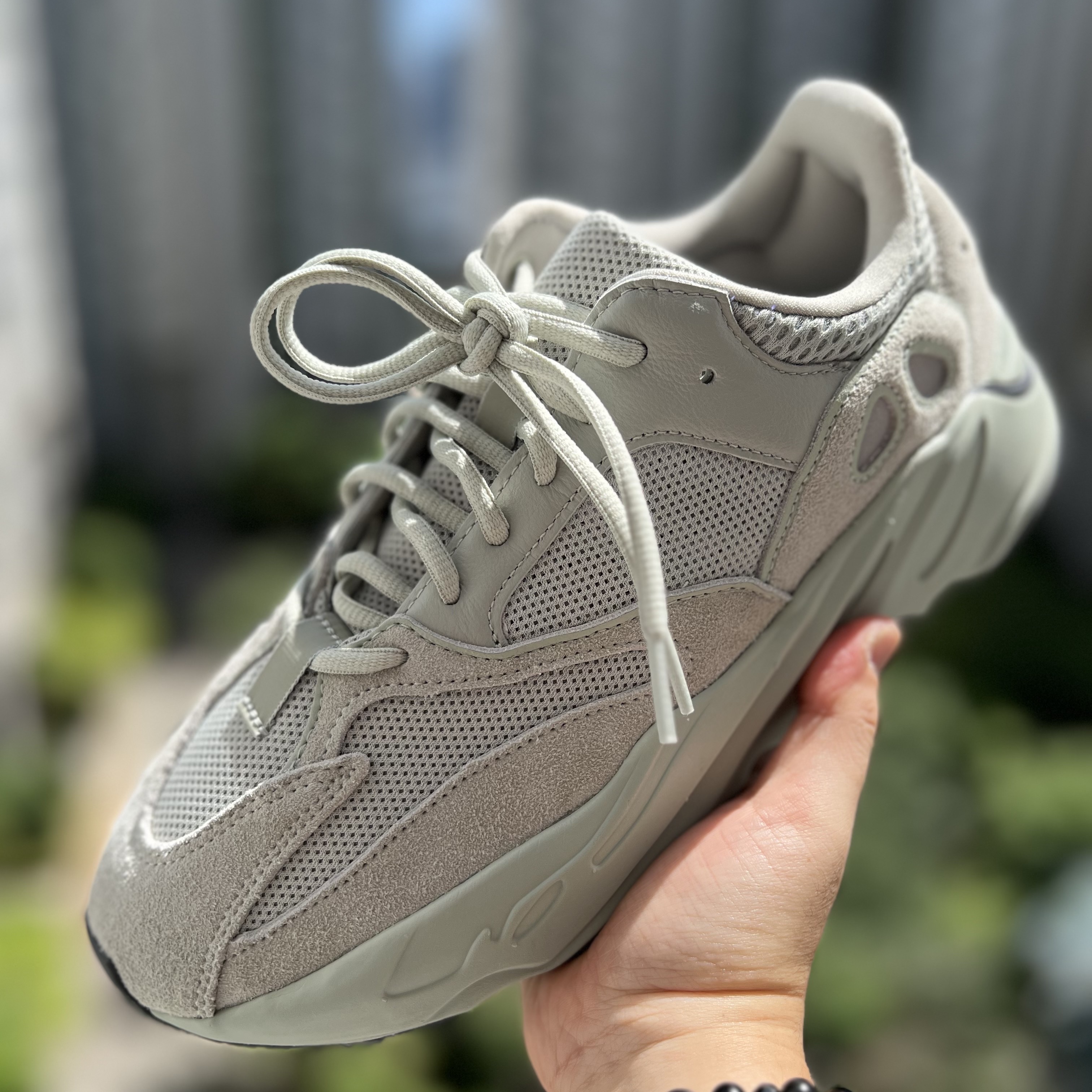 Adidas Yeezy Boost 700 Salt 2023 착용 스타일