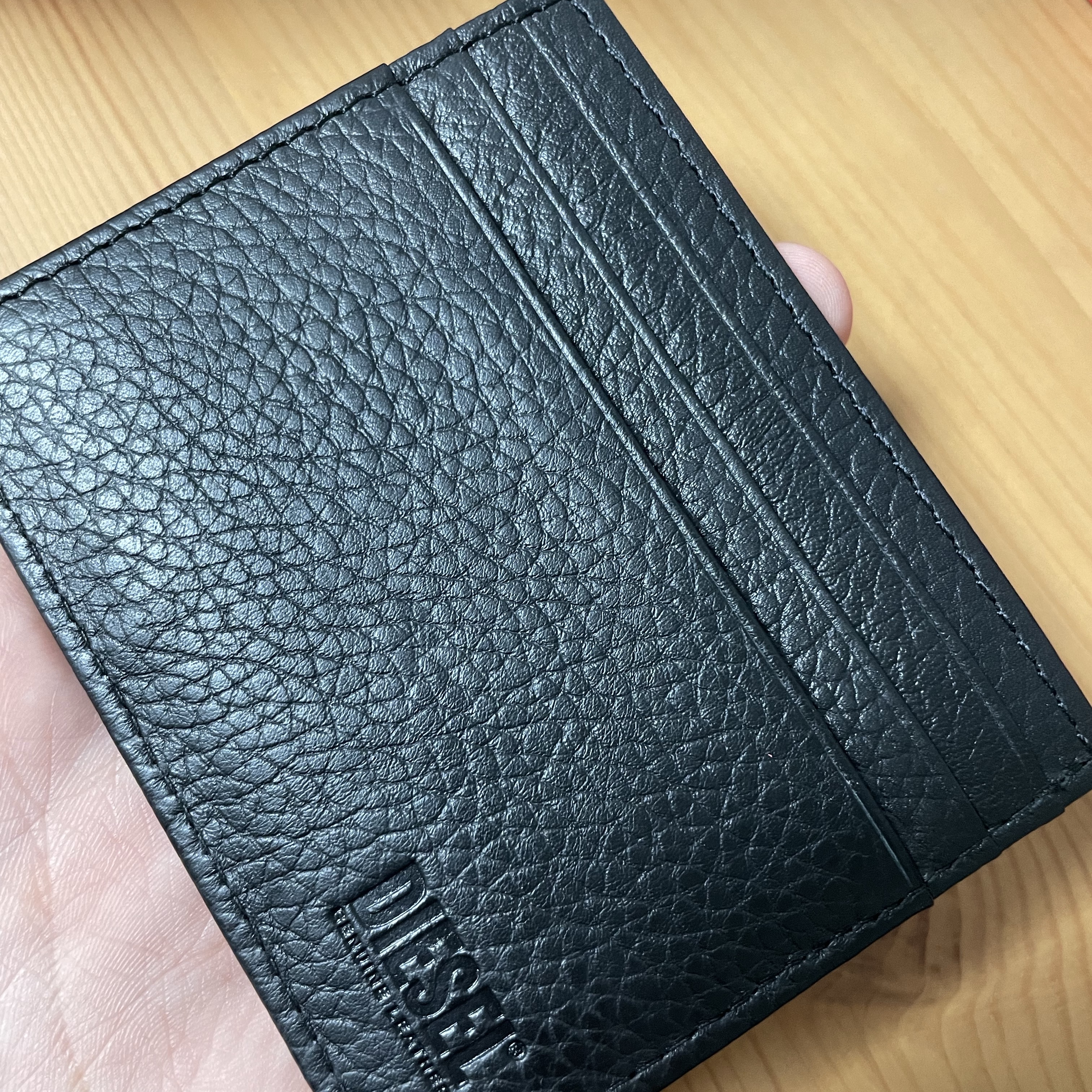 Diesel Johnny Card Case Black Black 착용 스타일 - 2