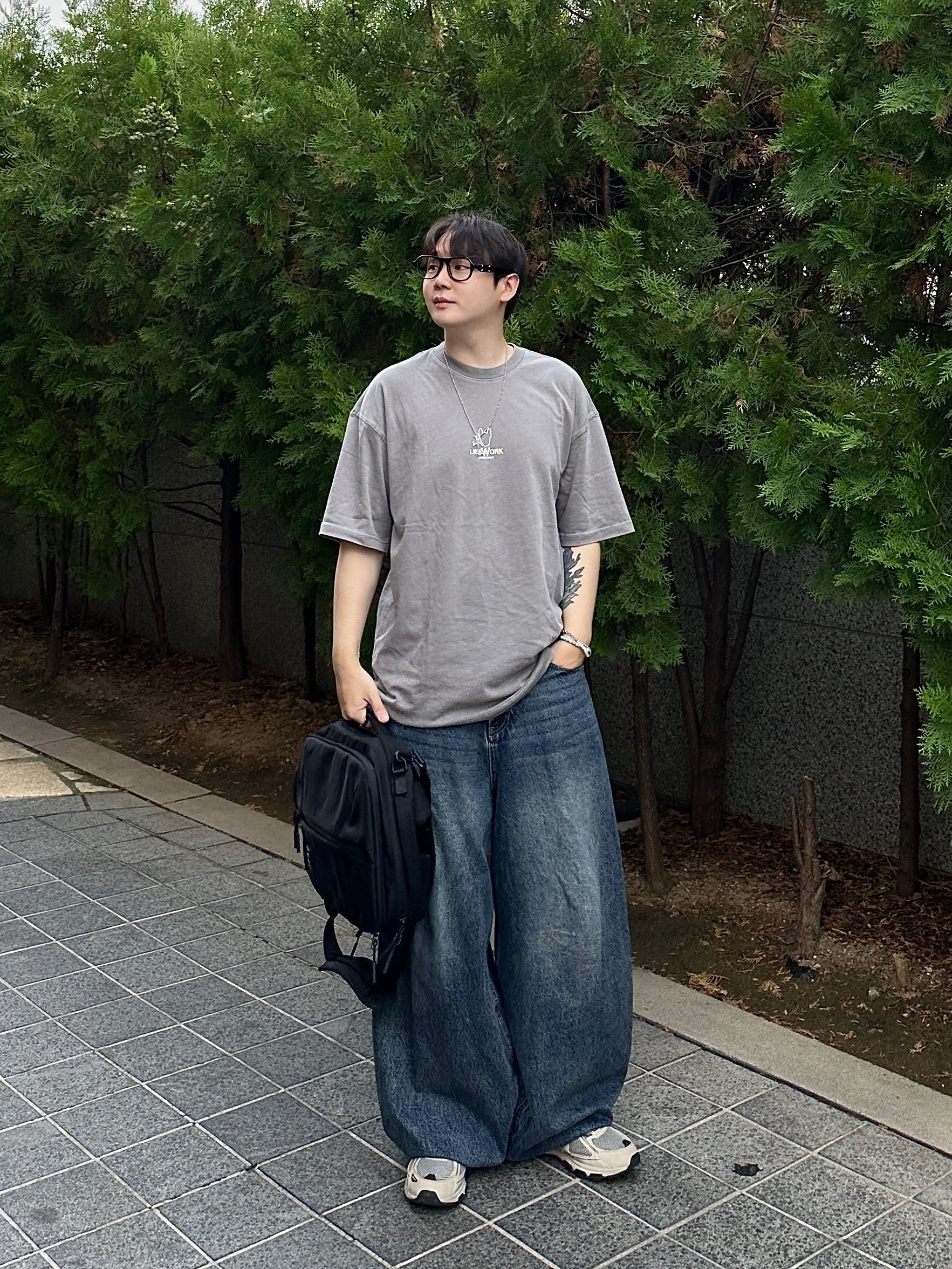 Gentle Monster x Maison Margiela MM113 Black Clear, Asics Gel-Venture 6 Feather Grey Black 착용 스타일 - 4