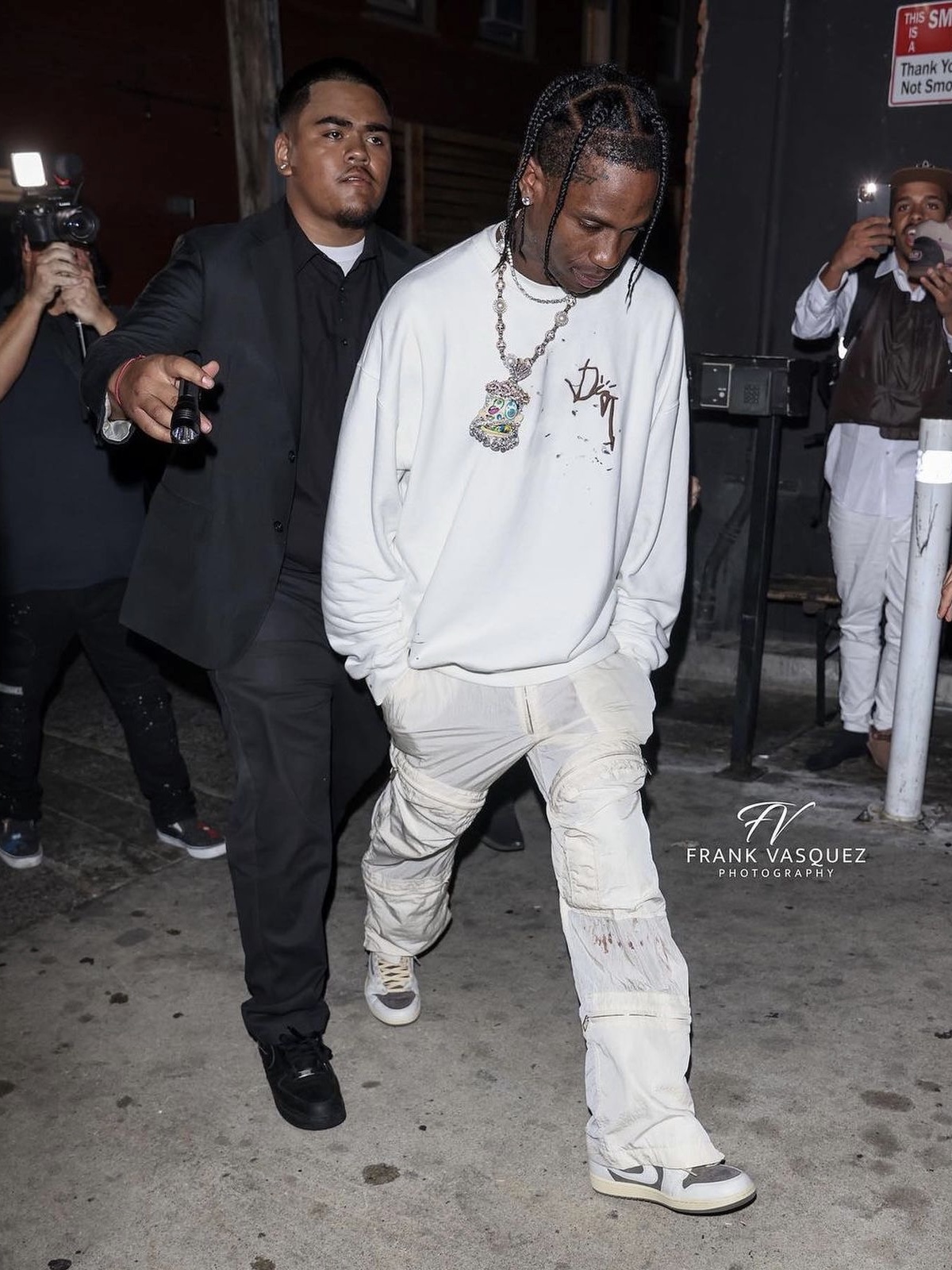 Dior x Cactus Jack Oversized Sweatshirt White 착용 스타일
