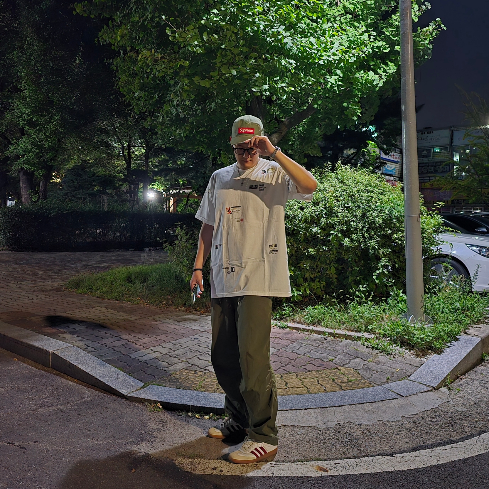 Adidas x Sporty & Rich Samba OG Cloud White Collegiate Burgundy, Supreme Military Camp Cap Olive - 24FW 착용 스타일 - 1