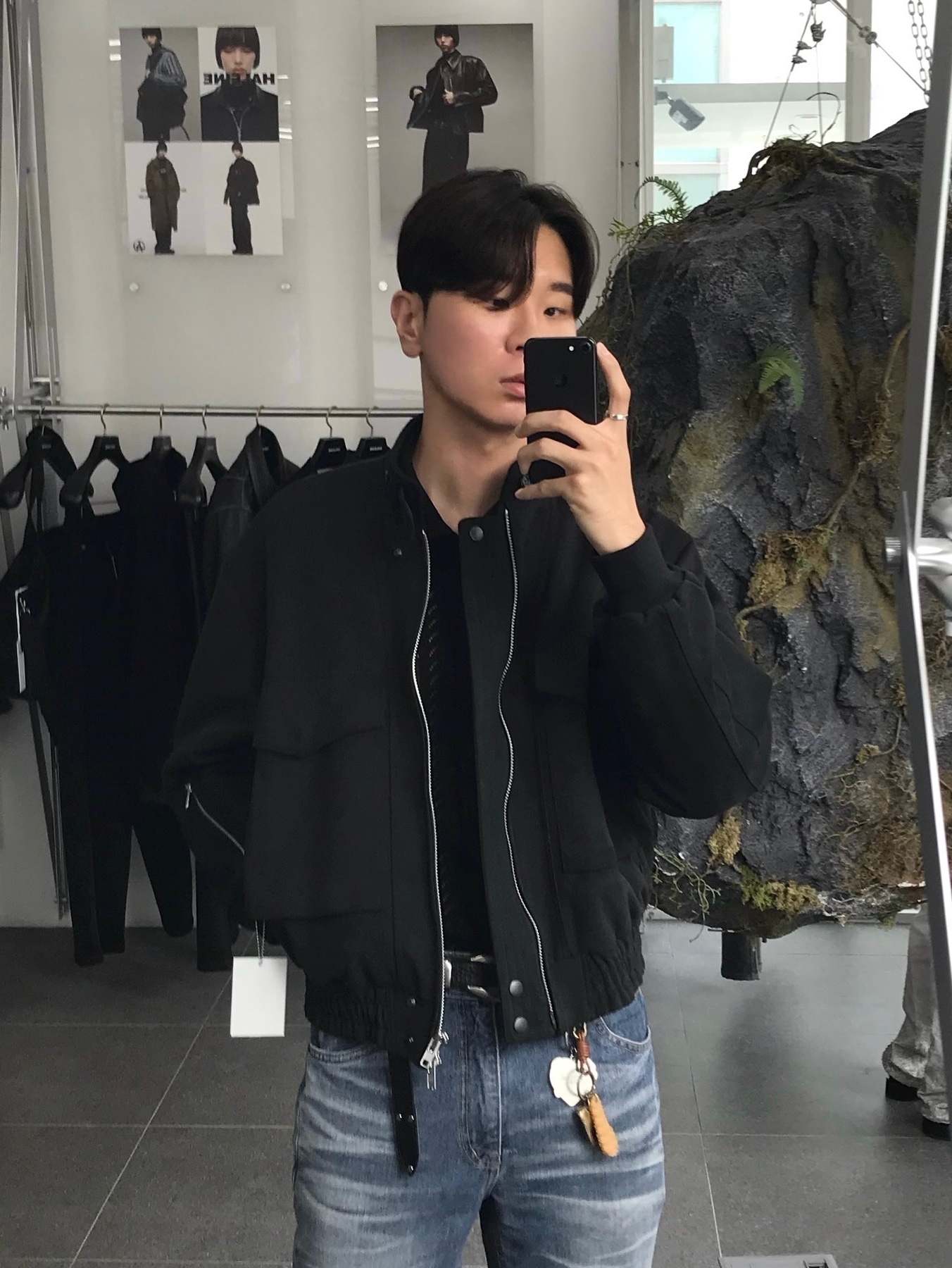 Haleine 3D Faux Suede Bomber Blouson Black (VJ307), Haleine 3D Faux Suede Bomber Blouson Brown (VJ308) 착용 스타일