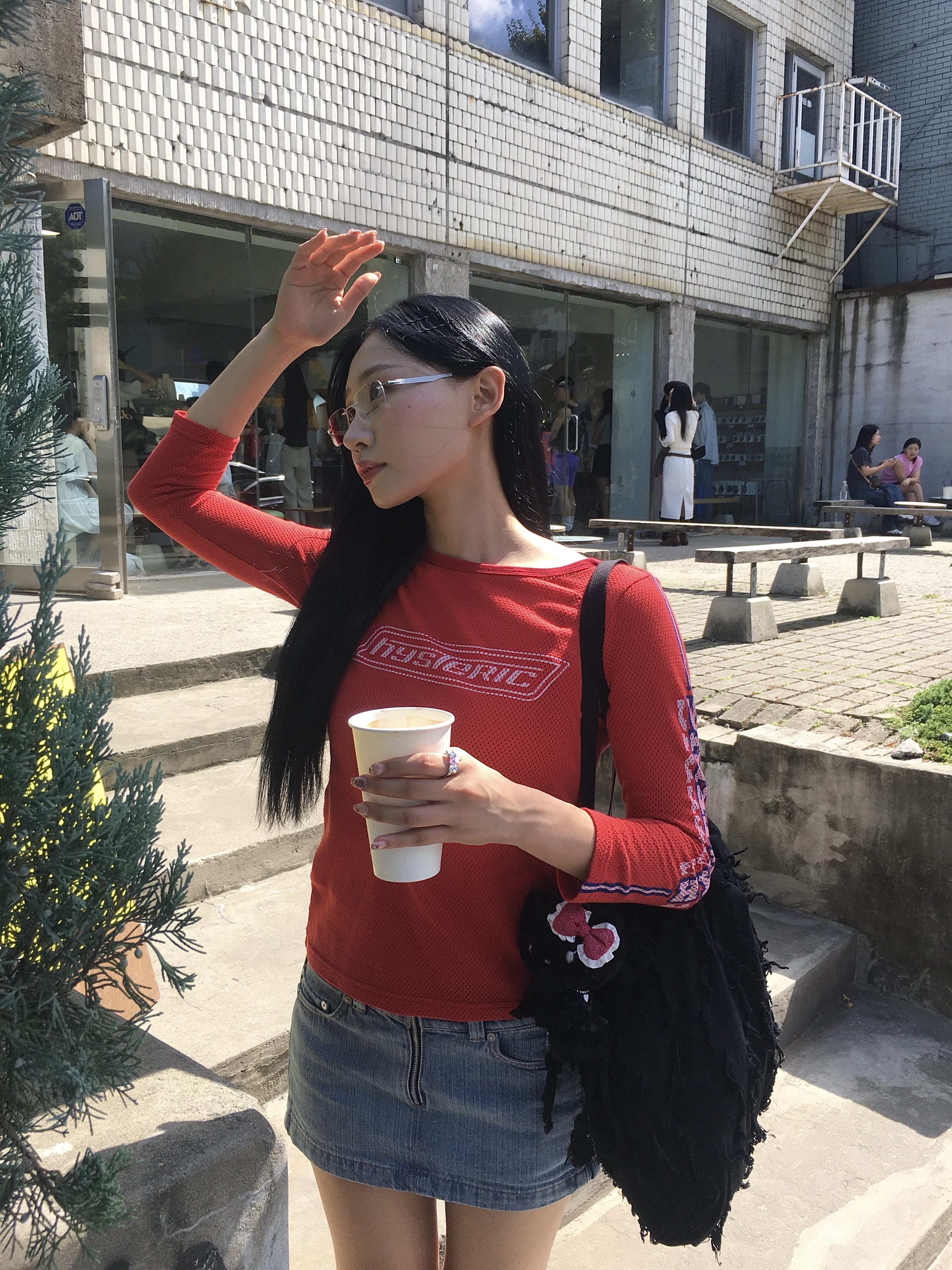 (W) Hysteric Glamour Vixen Girl T-Shirt Red 착용 스타일 - 3