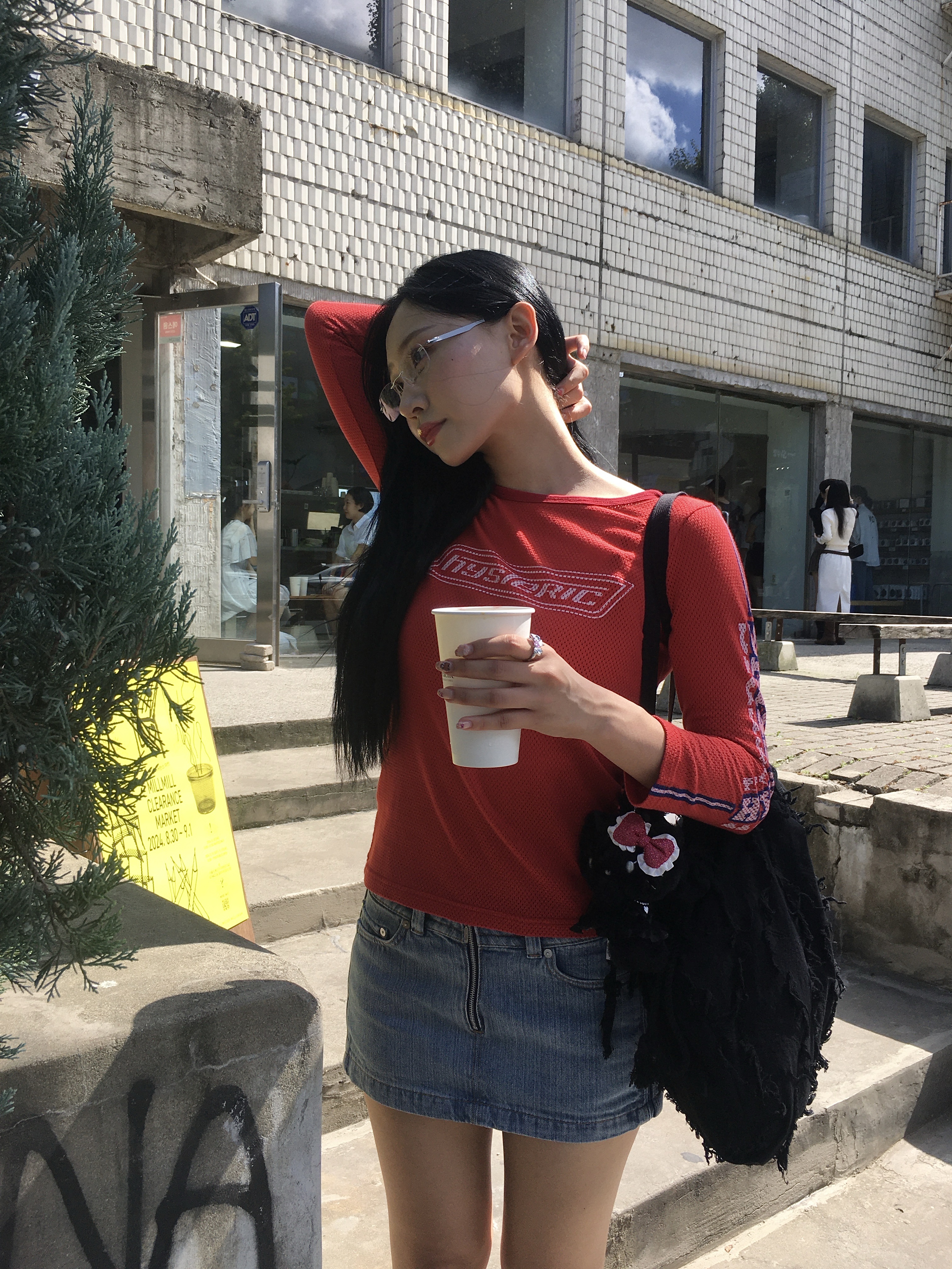 (W) Hysteric Glamour Vixen Girl T-Shirt Red 착용 스타일 - 1