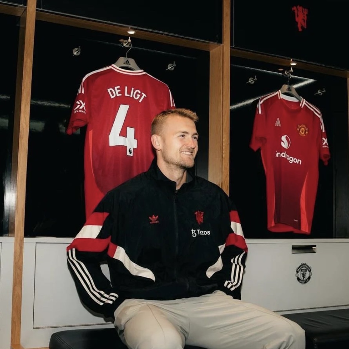 Adidas Manchester United Originals Track Top Black Red - KR Sizing 착용 스타일 - 4