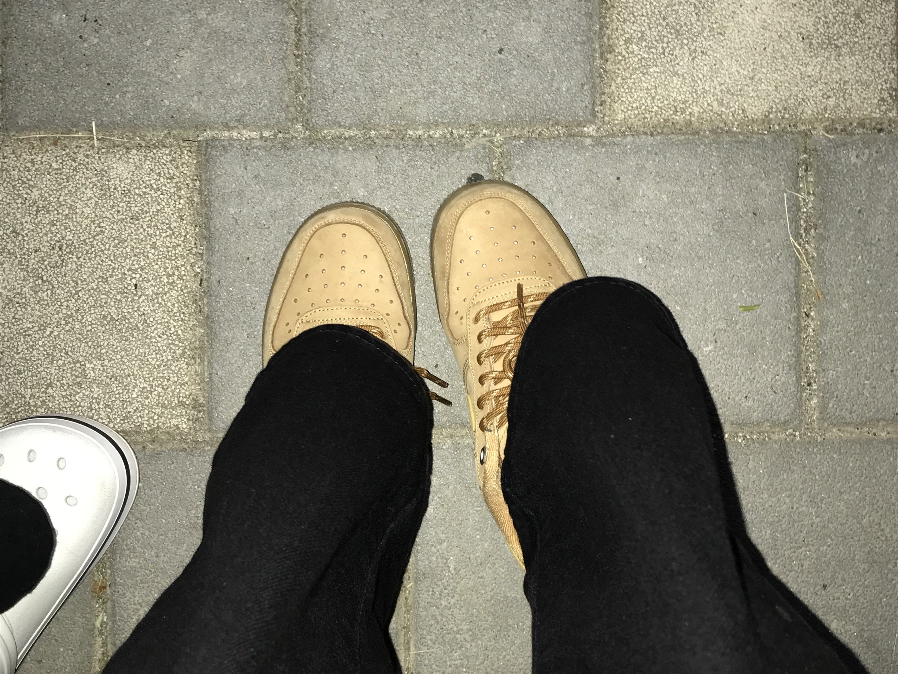 (W) Nike Air Force 1 '07 WB Flax Wheat 착용 스타일 - 1
