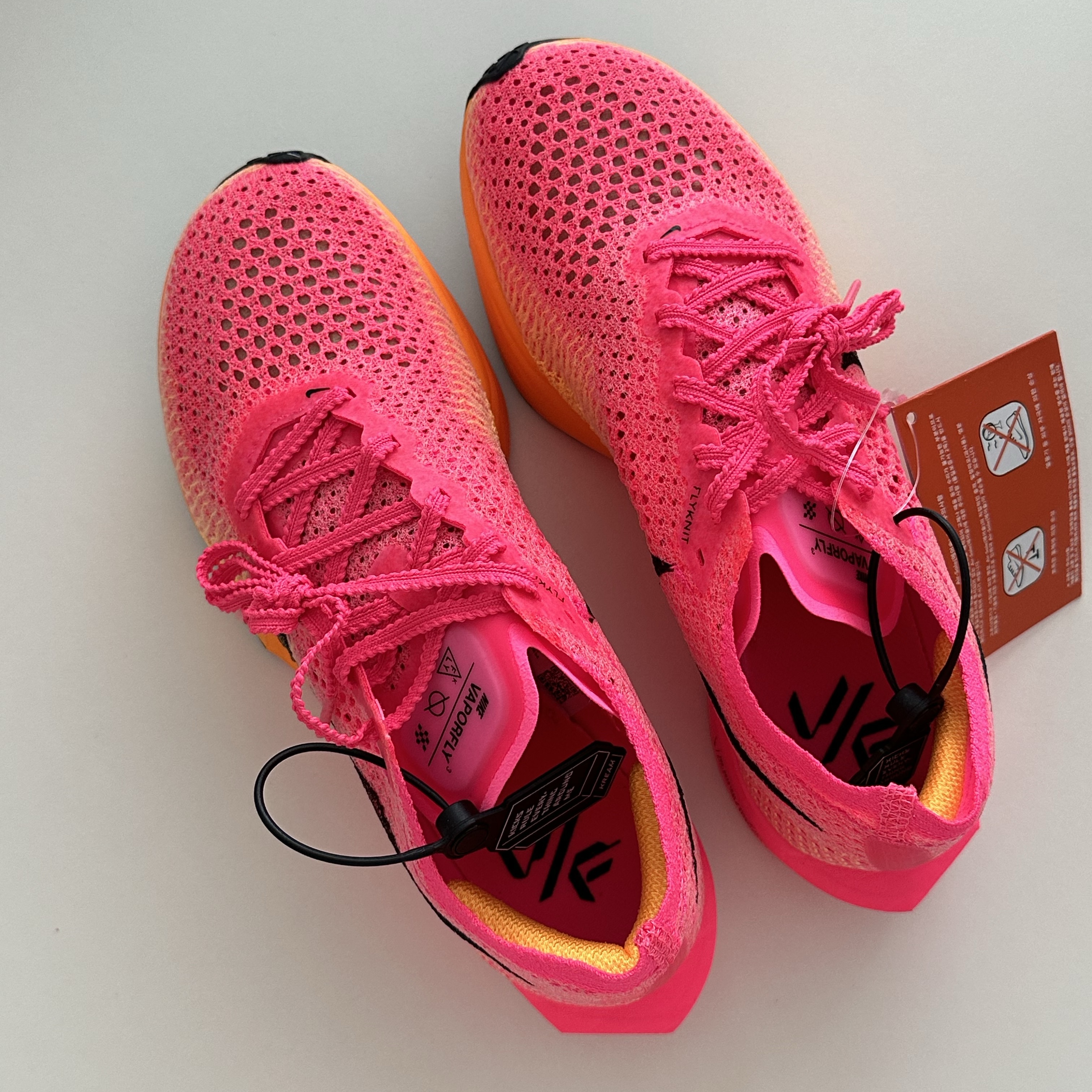 (W) Nike ZoomX Vaporfly Next% 3 Hyper Pink Laser Orange 착용 스타일 - 1