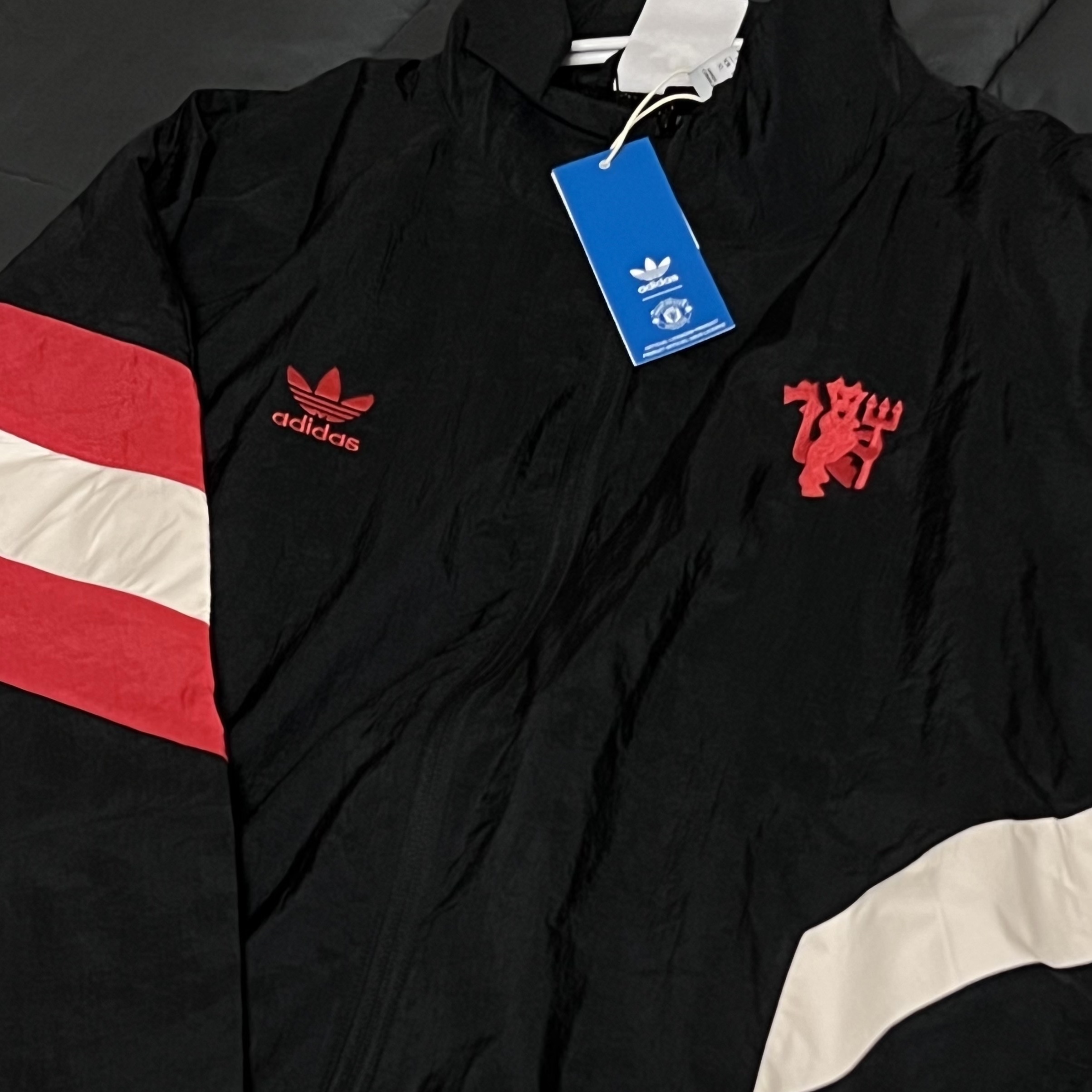 Adidas Manchester United Originals Track Top Black Red - KR Sizing 착용 스타일 - 1