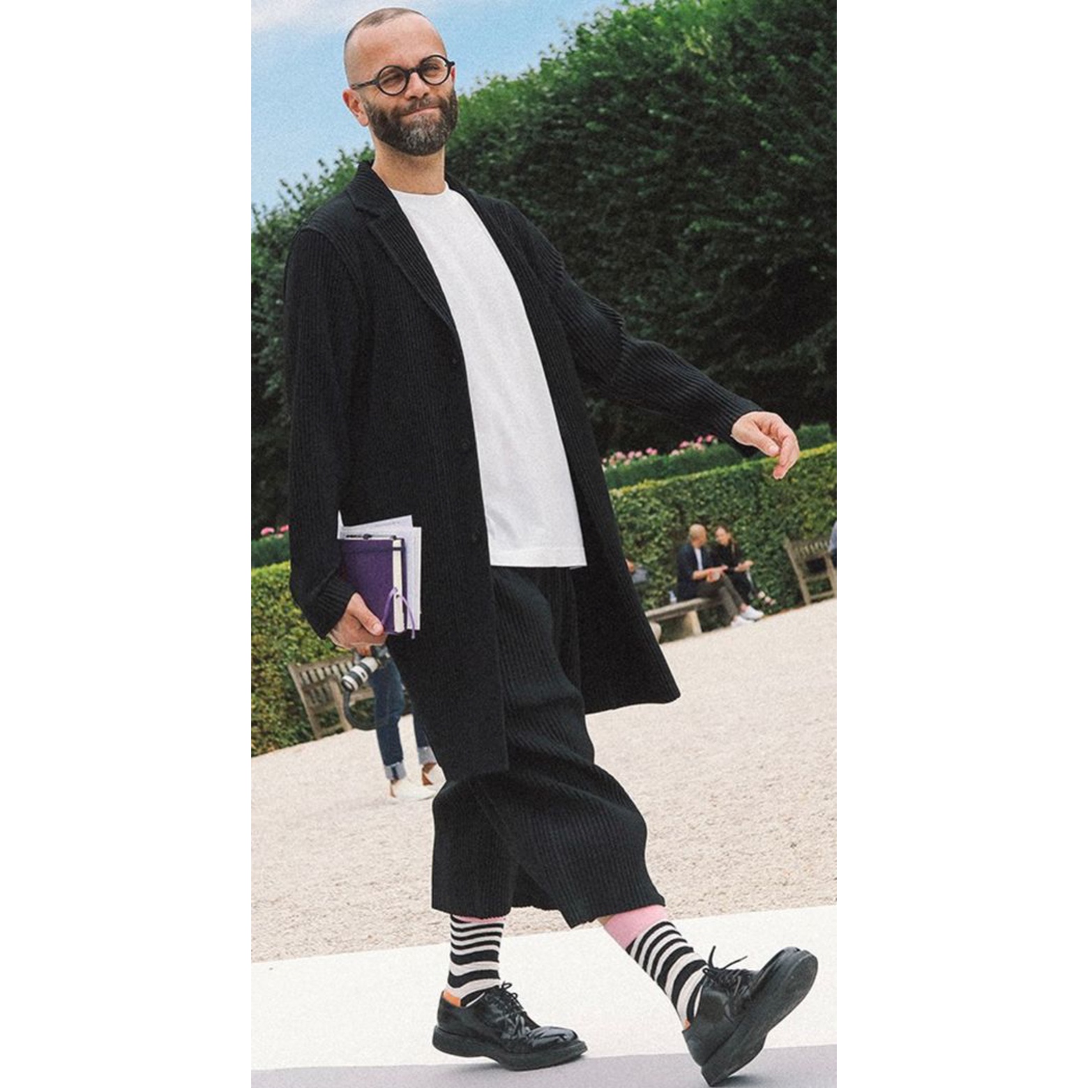 (W) Pleats Please Issey Miyake Mist Basics Top Black, Bao Bao Issey Miyake Lucent Metallic Tote Bag Silver 착용 스타일 - 6