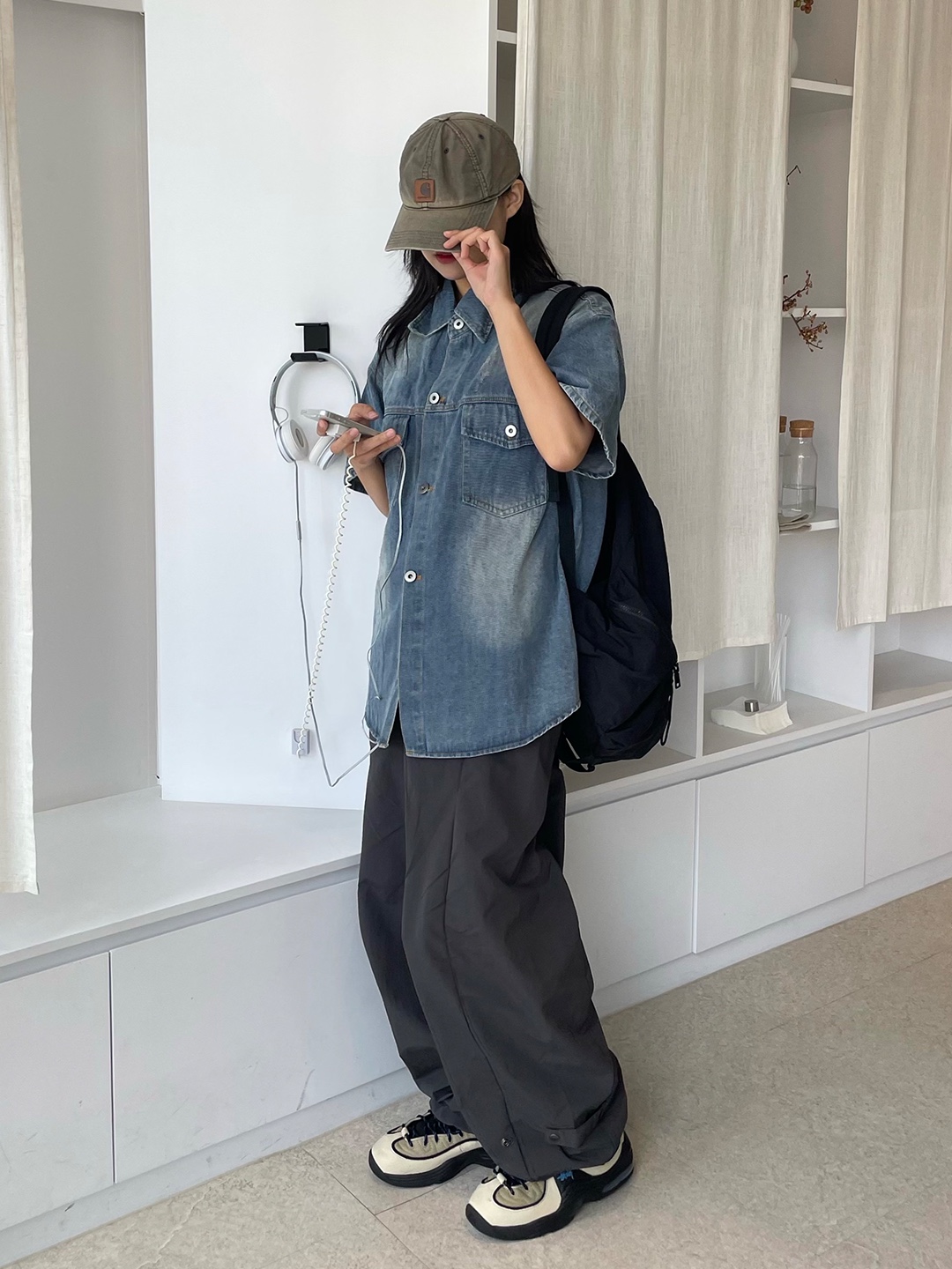 Gentle Monster x Jennie Jentle Salon Donut Bun 01 Black Gray, Nonnod Flexible String Check Shirts Pink 착용 스타일 - 4