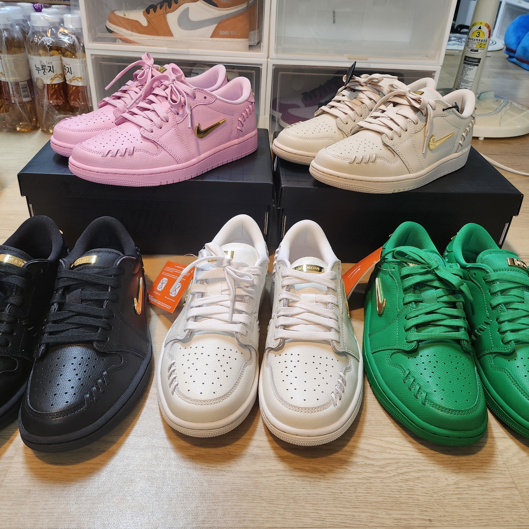 (W) Jordan 1 Low Method of Make Black Metallic Gold 착용 스타일 - 4