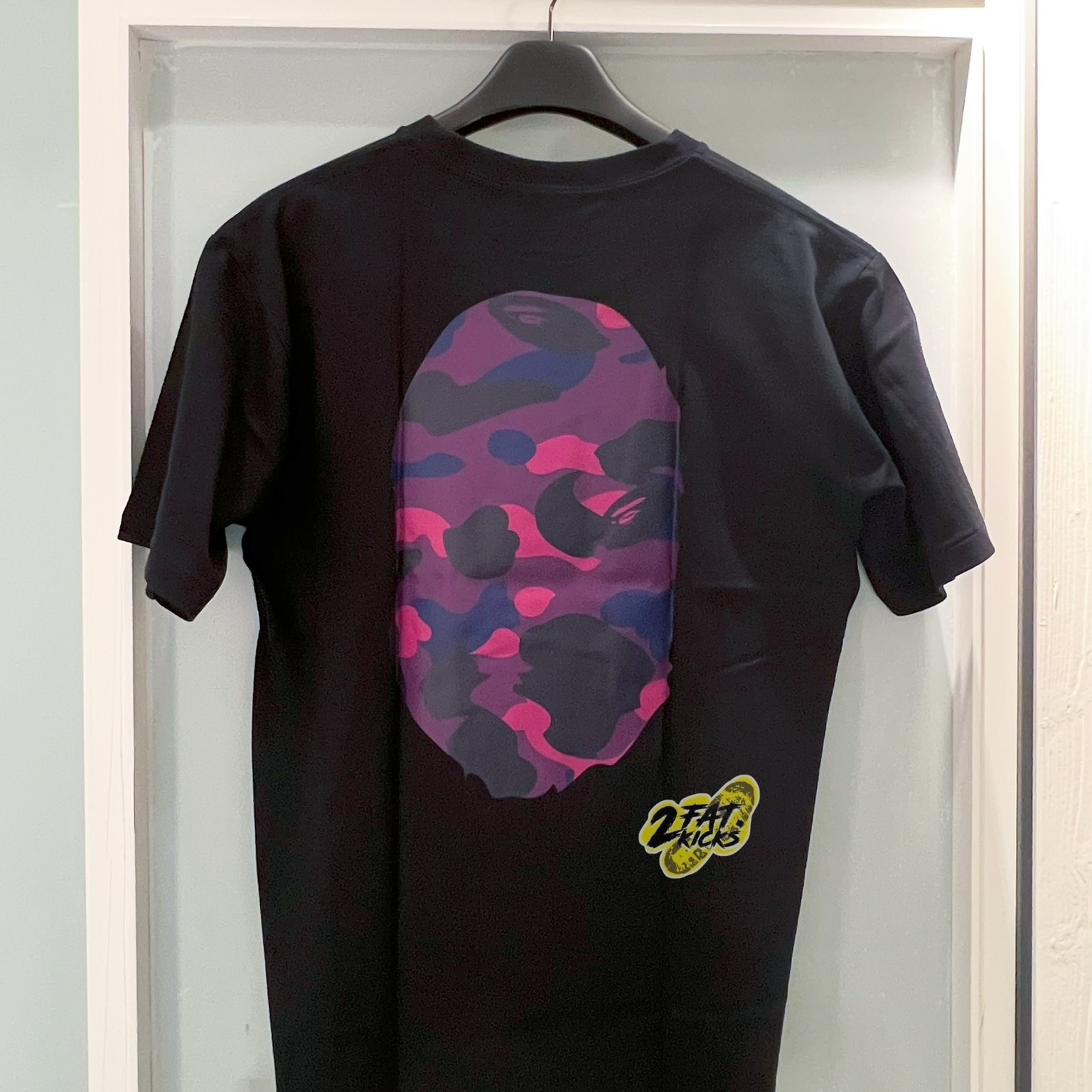 BAPE Color Camo Big Ape Head T-Shirt Black Purple, BAPE Color Camo Big Ape Head T-Shirt Black Navy 착용 스타일 - 7