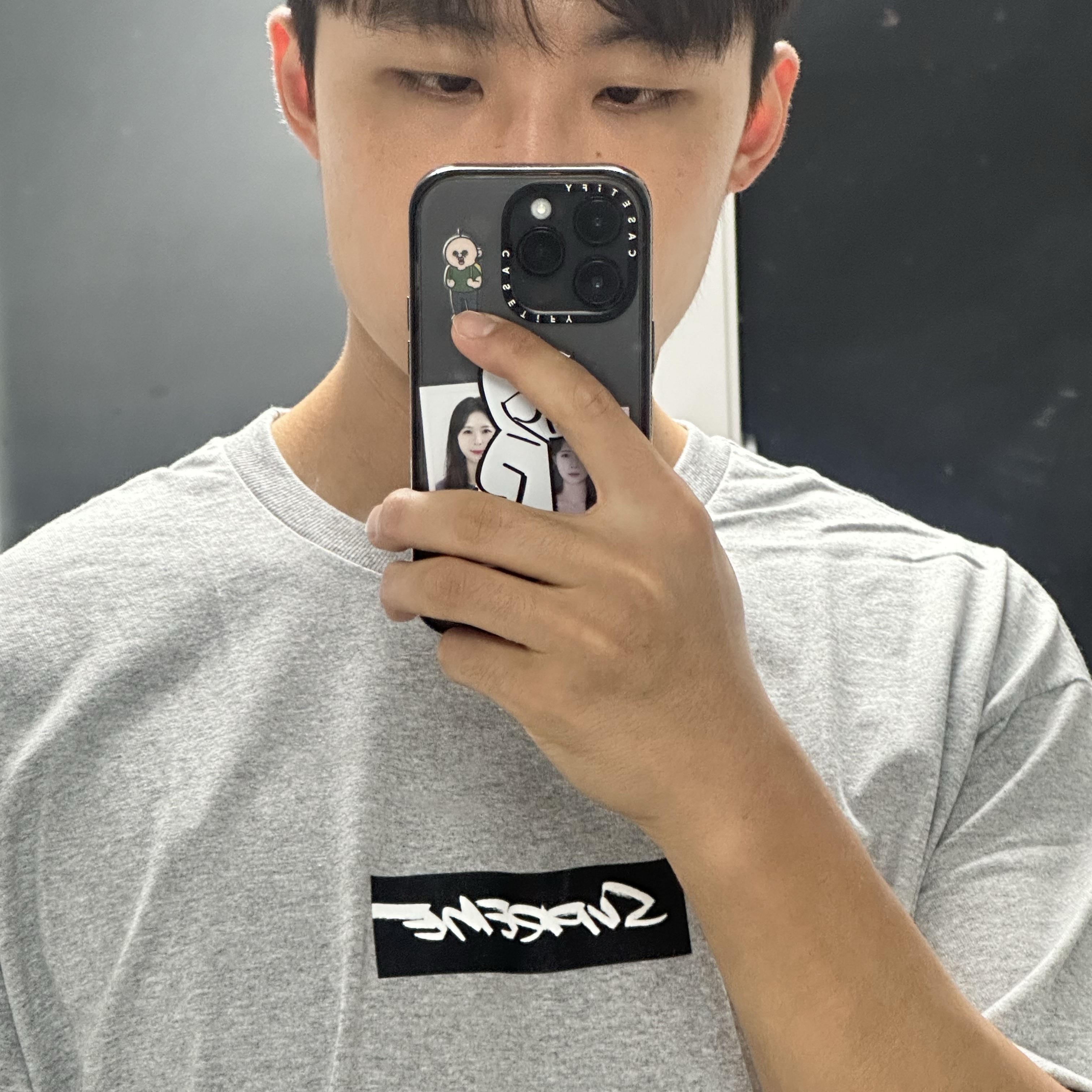 Supreme Futura Box Logo T-Shirt Heather Grey - 24SS 착용 스타일