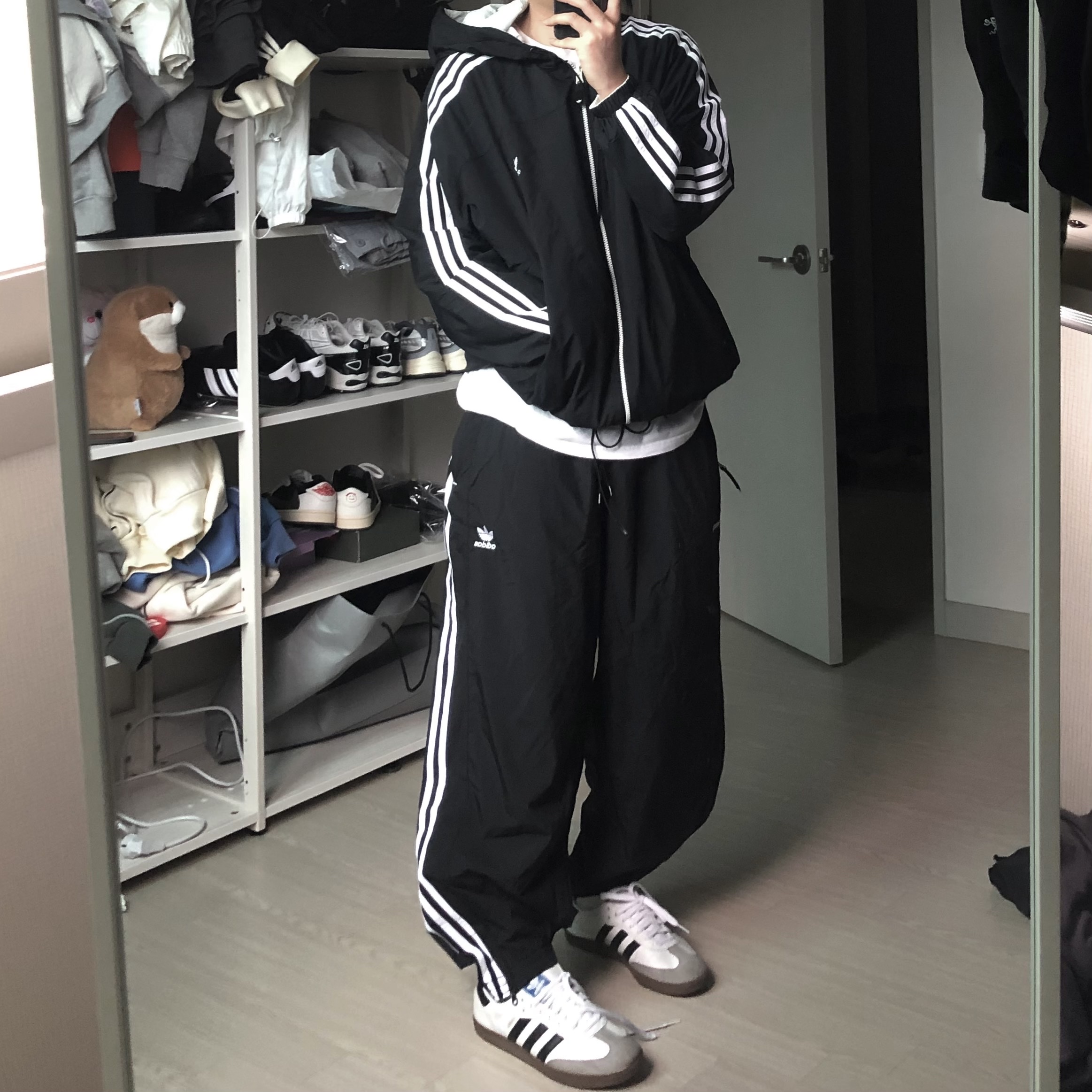 Adidas x Yeseyesee BS Jacket Black - KR Sizing, Adidas x Yeseyesee Blues-Like Track Pants Black - KR Sizing 착용 스타일