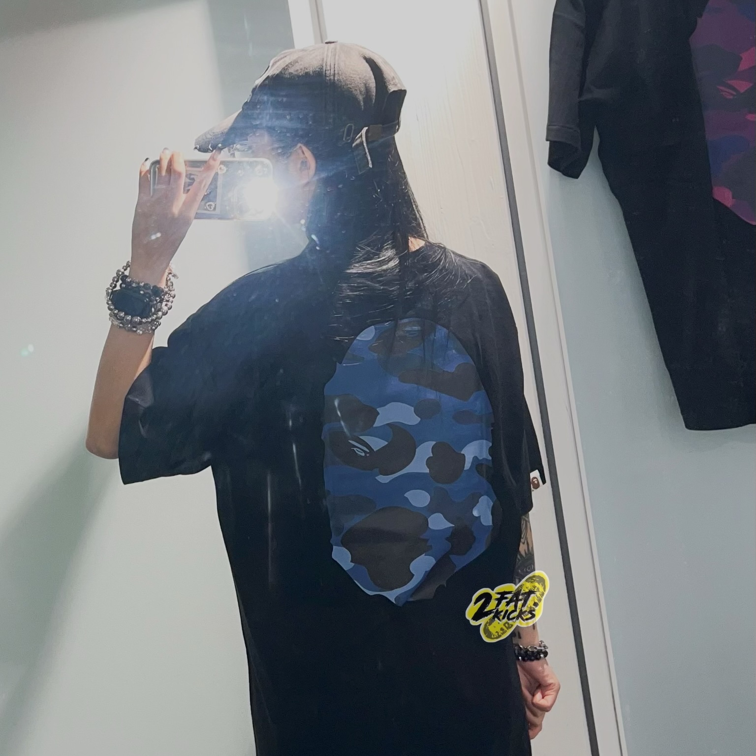 BAPE Color Camo Big Ape Head T-Shirt Black Purple, BAPE Color Camo Big Ape Head T-Shirt Black Navy 착용 스타일 - 3