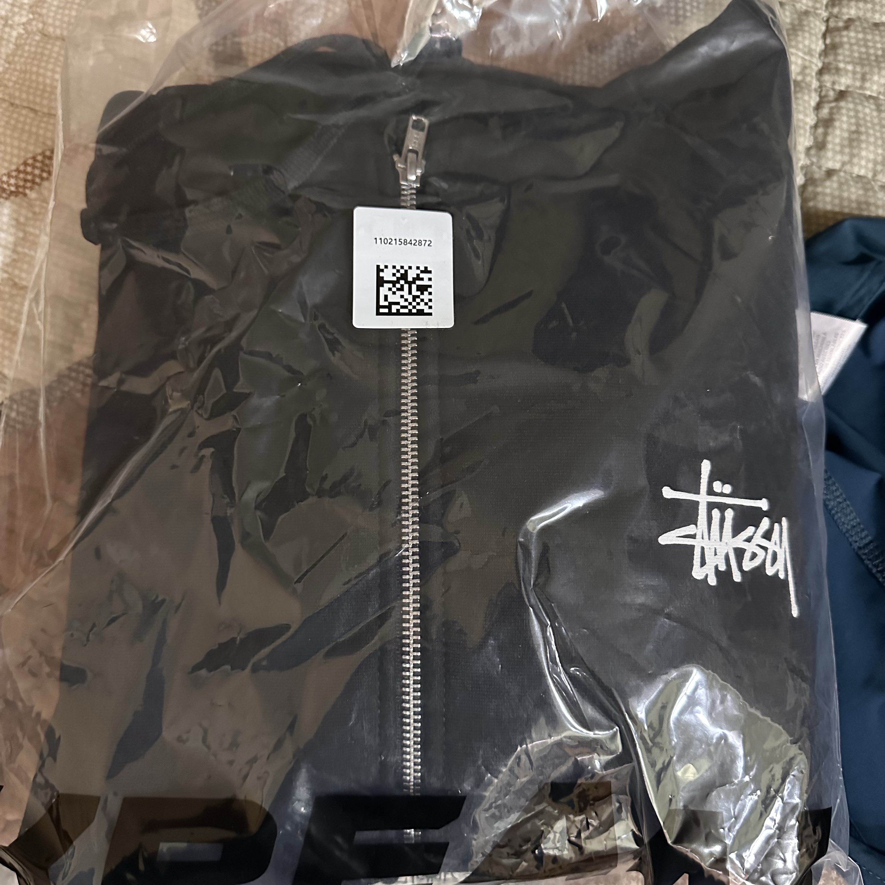 Stussy Basic Zip Hoodie Black 착용 스타일