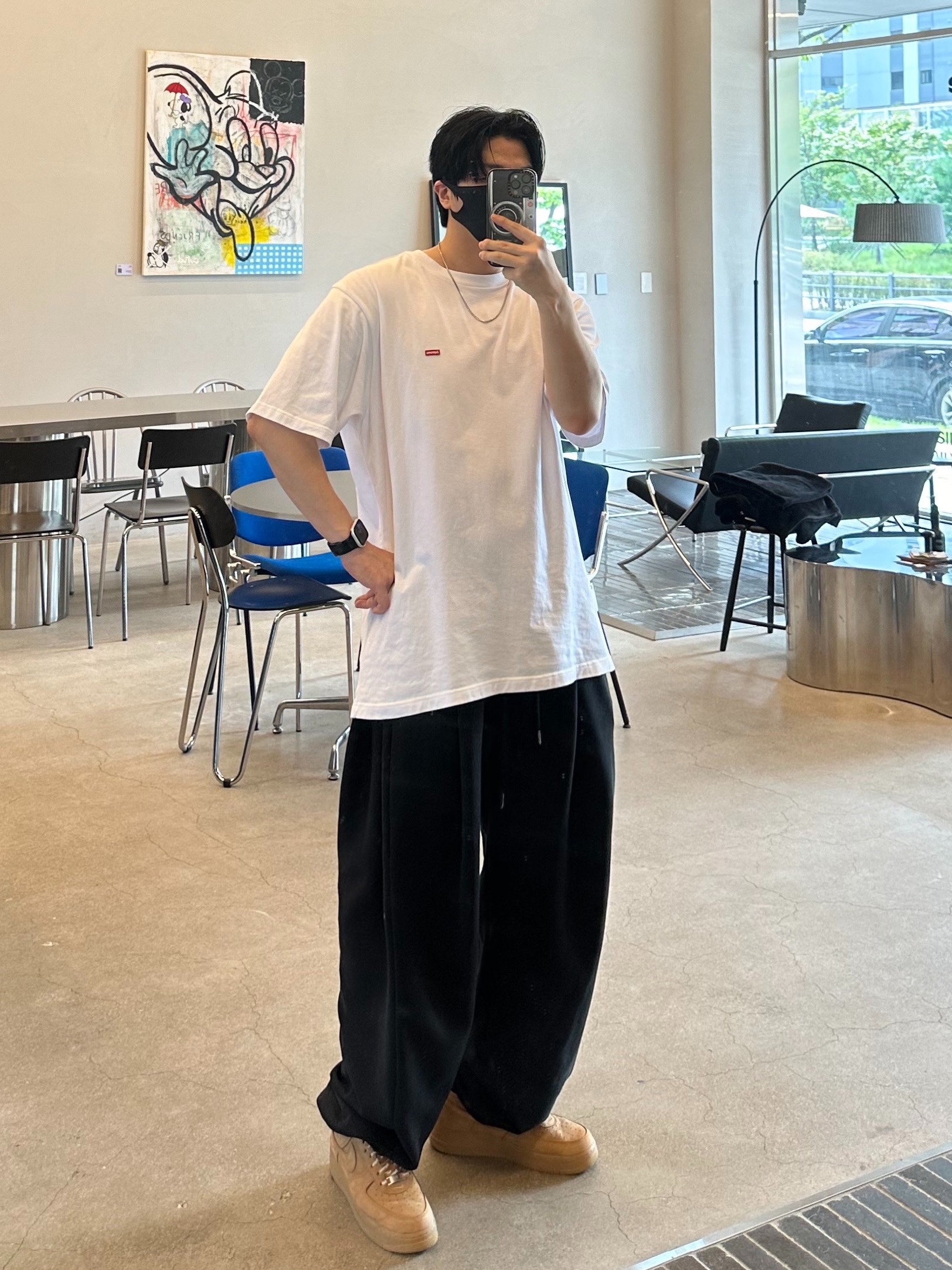 Supreme Small Box T-Shirt White - 24SS, Nike x Supreme Air Force 1 Low Flax 착용 스타일 - 2