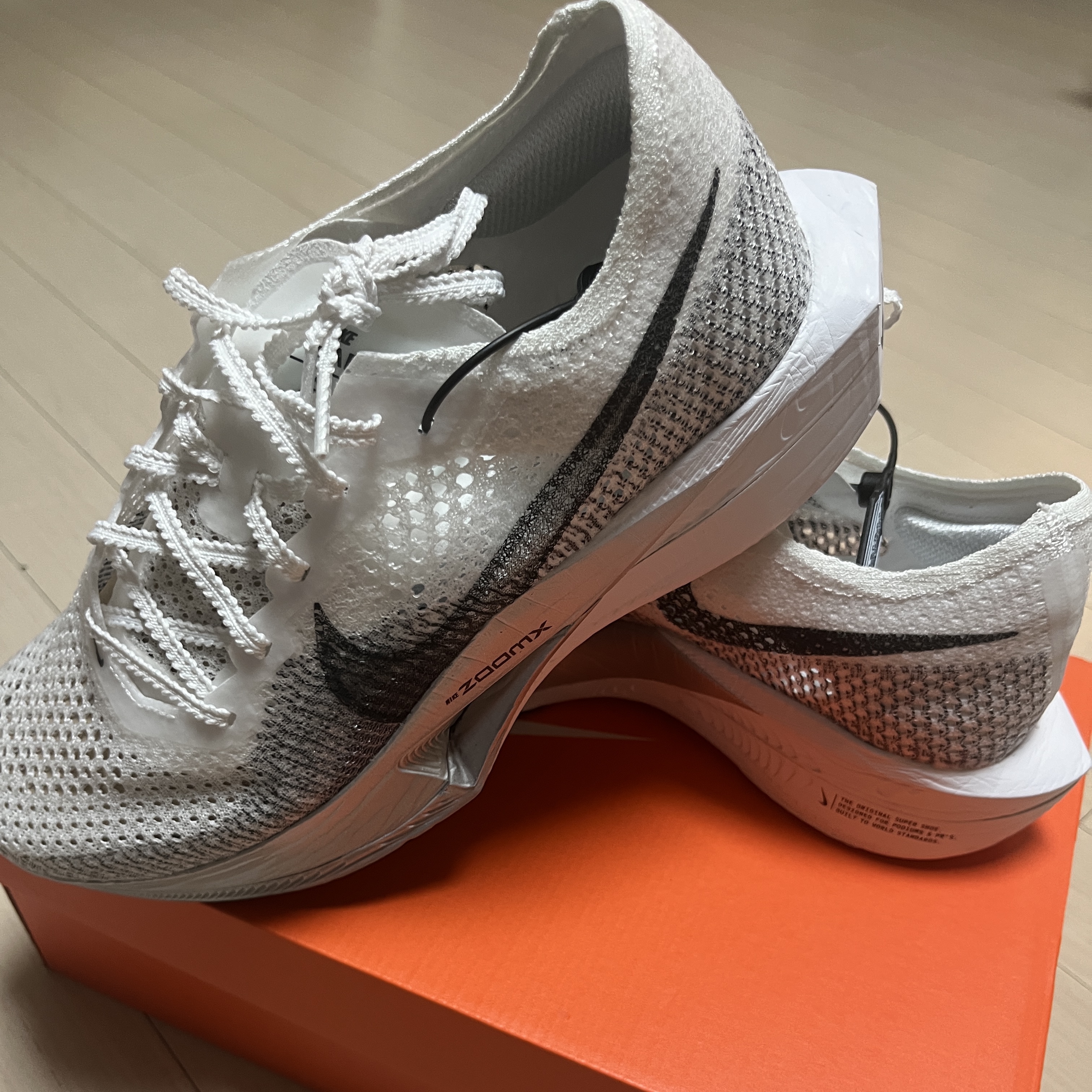 Nike ZoomX Vaporfly Next% 3 White Grey 착용 스타일