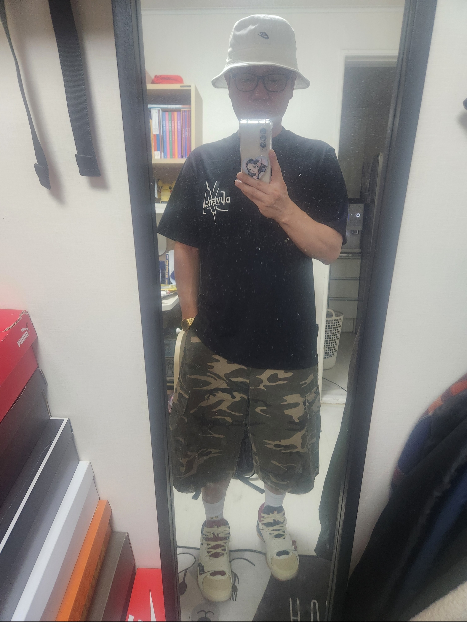 Nike Futura Core Bucket Hat White, NewJeans Get Up Acrylic Smarttok Minji 착용 스타일