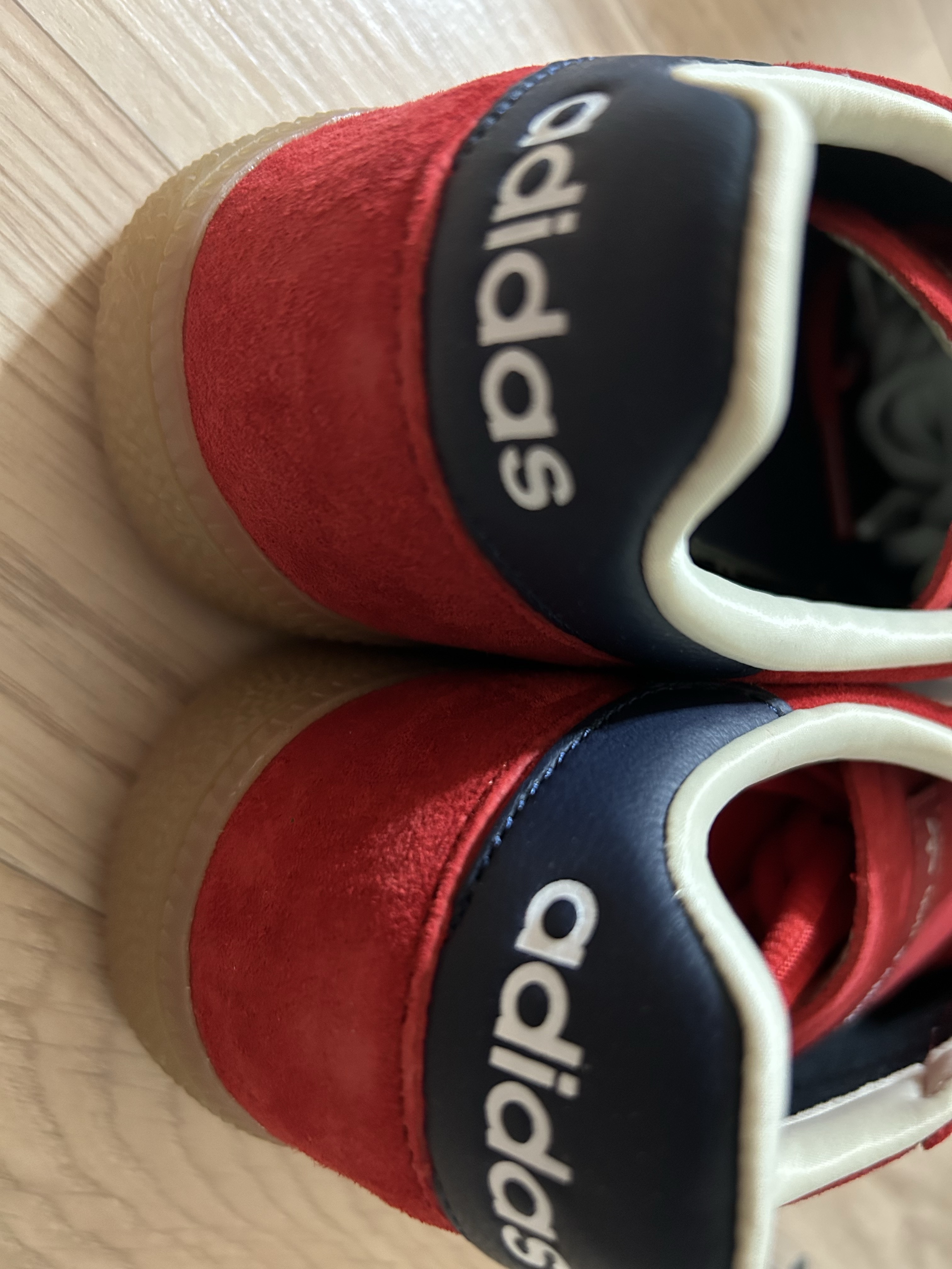 Adidas x Sporty & Rich Spezial Handball Collegiate Red Night Indigo 착용 스타일