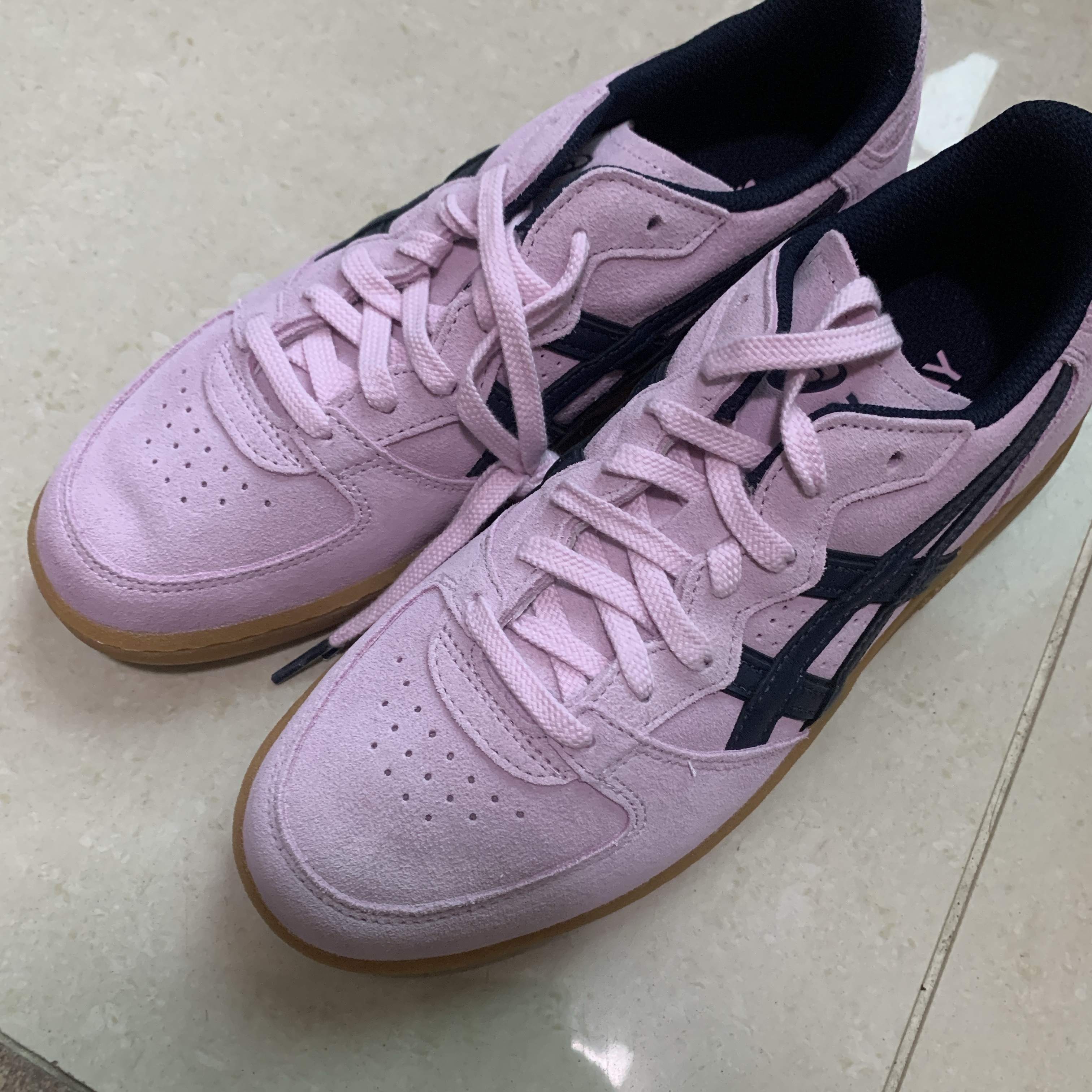 Asics x Hay Skyhand OG Light Lilac Blueberry 착용 스타일