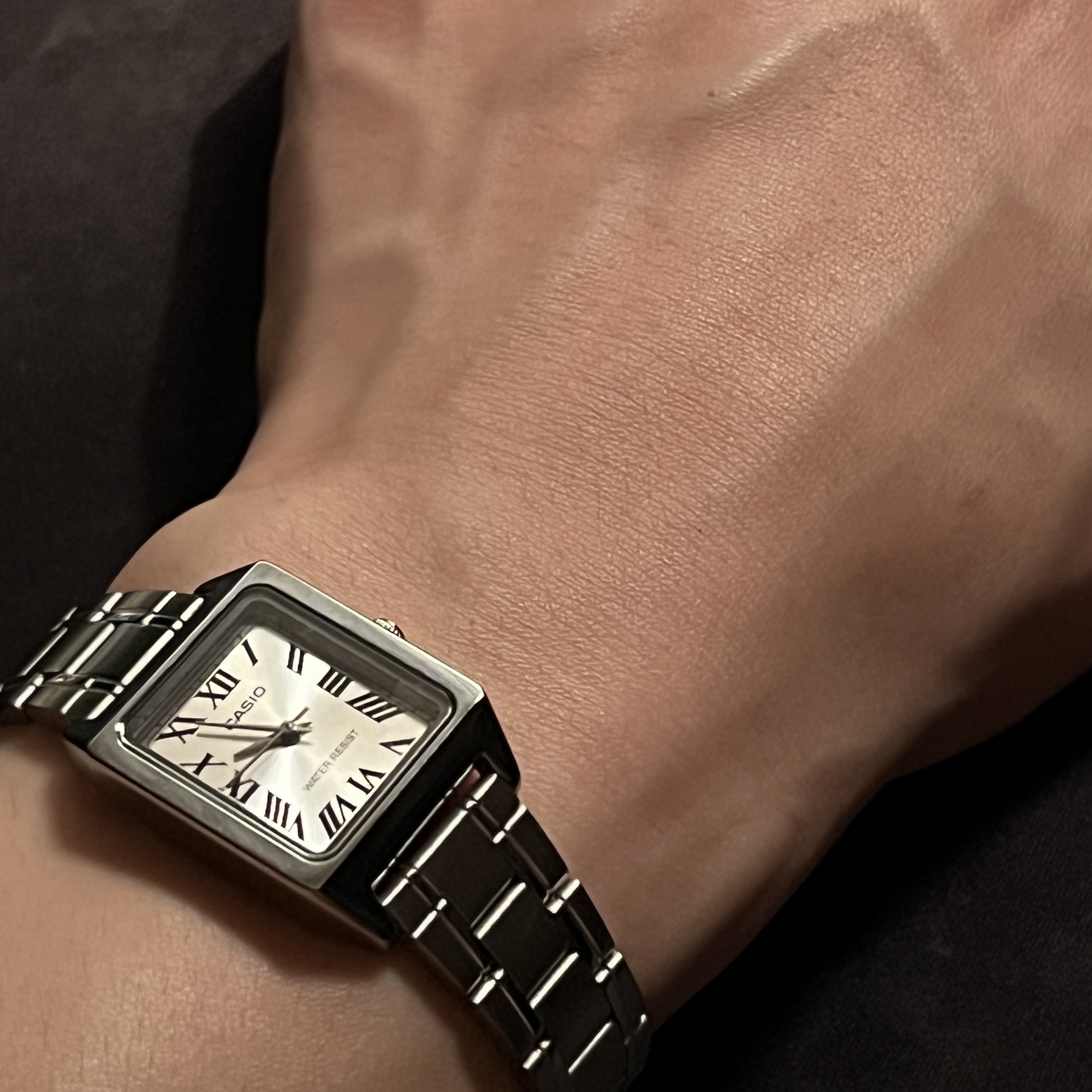 Casio LTP-V007D-7B 착용 스타일