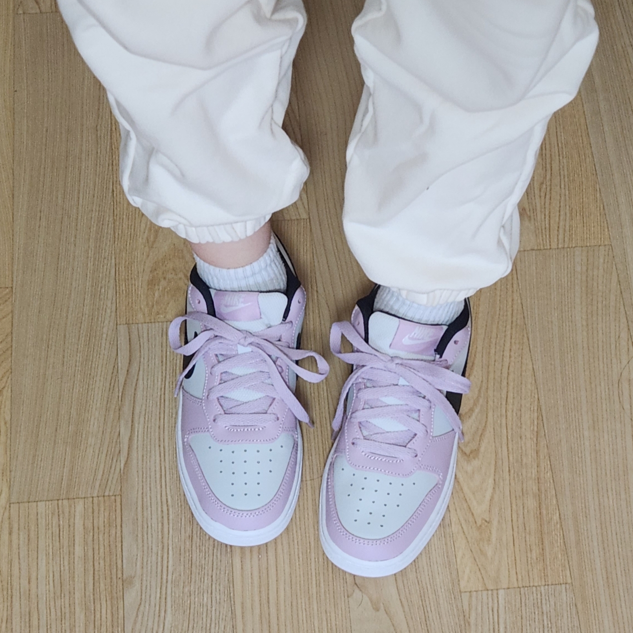 (GS) Nike Court Borough 2 Photon Dust Off Noir 착용 스타일 - 1