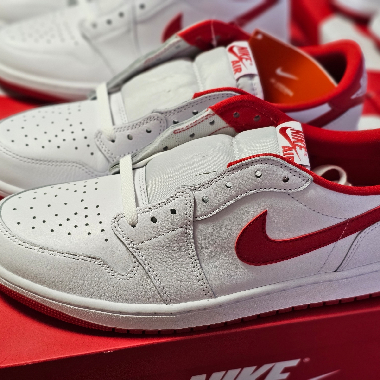 Jordan 1 Retro Low OG University Red 착용 스타일