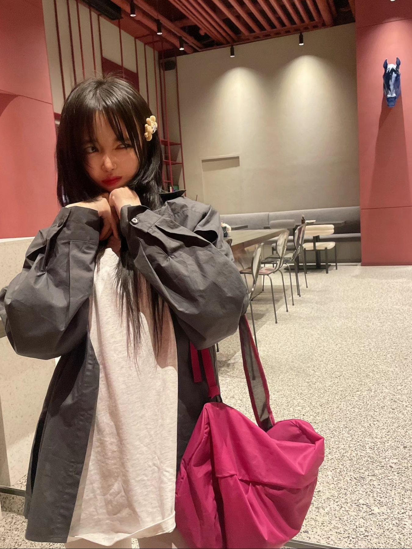 (W) On Running x Post Archive Faction (Paf) Cloudmonster 2 Moondust Chalk, Arc'teryx Heliad 10 Backpack Synth 착용 스타일 - 1