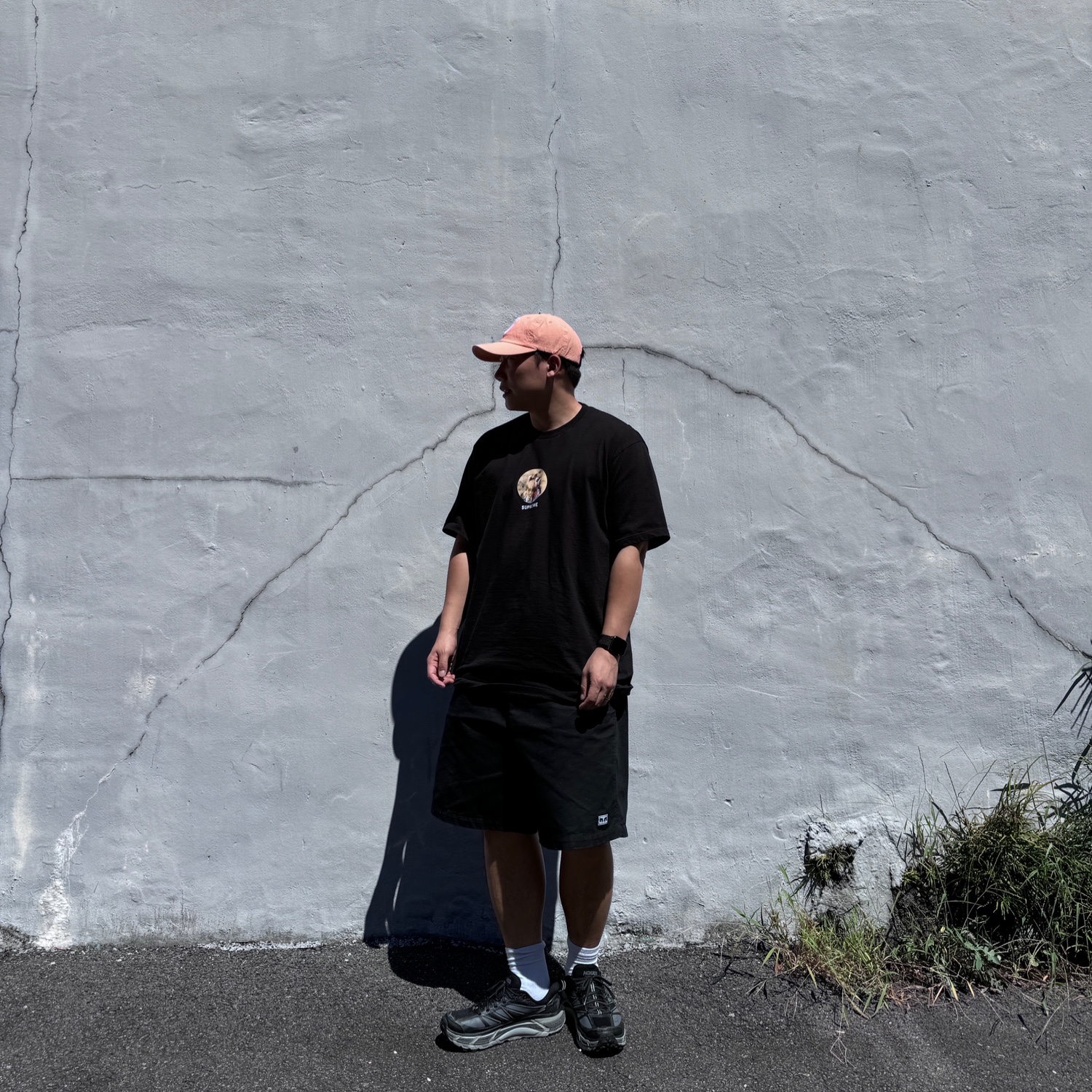 Supreme Miss Piggy T-Shirt Black - 24SS, Supreme Cordura Ripstop S Logo 6-Panel Coral - 23SS 착용 스타일 - 4