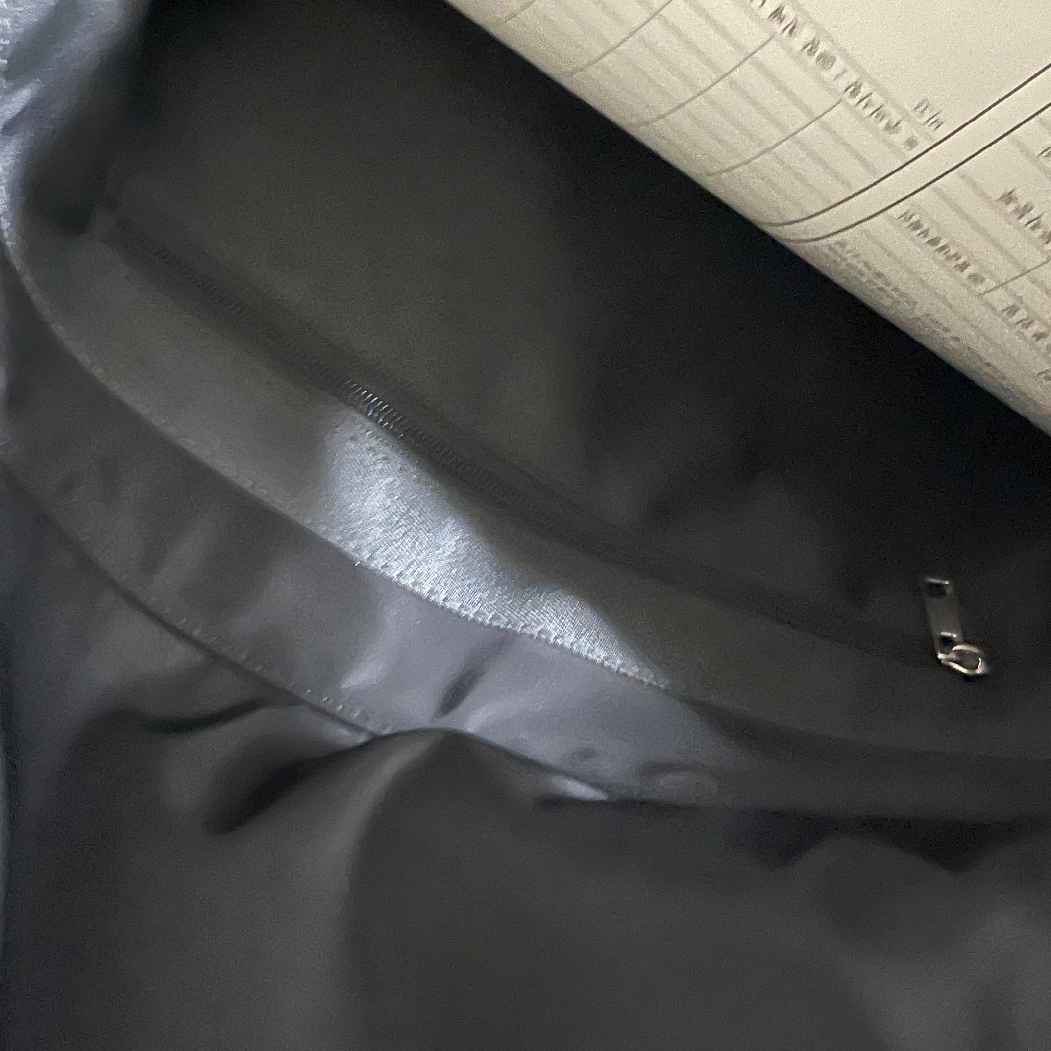 Matin Kim Buckle Bag Black 착용 스타일 - 2