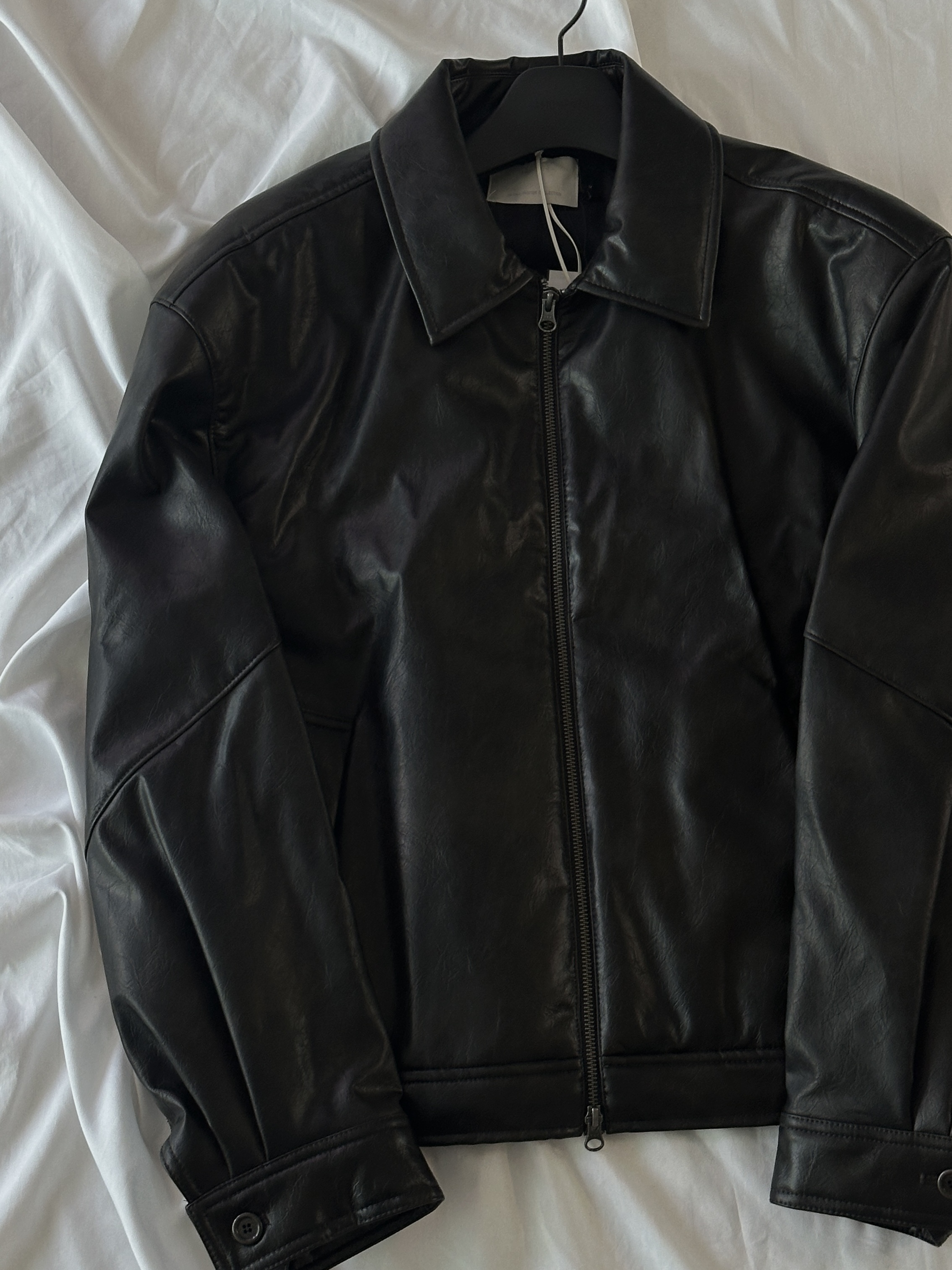 Amomento Vegan Leather Blouson Black - 24FW 착용 스타일 - 2