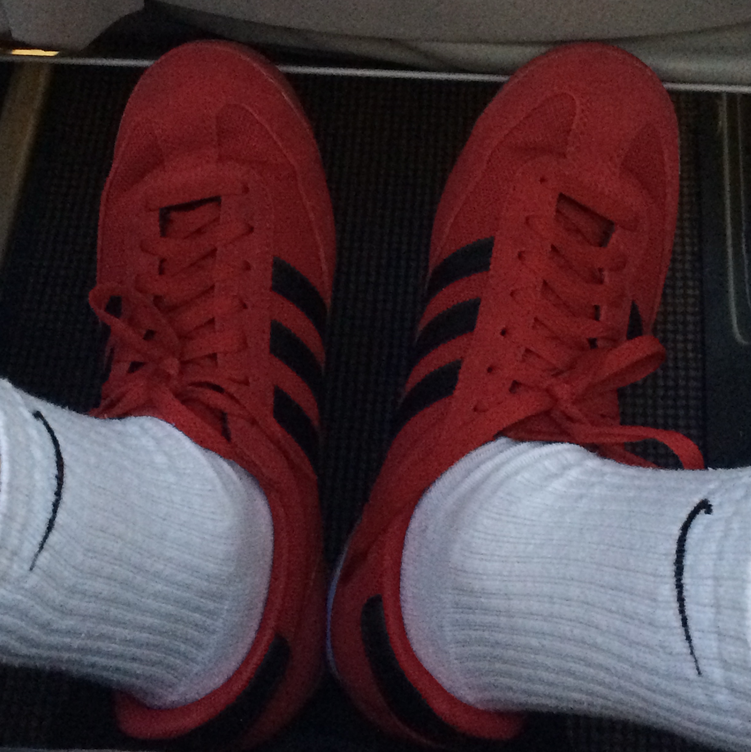 Adidas R71 Team Victory Red Core Black, [예약 배송][KREAM 단독] Safarispot Basic Safari T-Shirt Black 착용 스타일 - 1