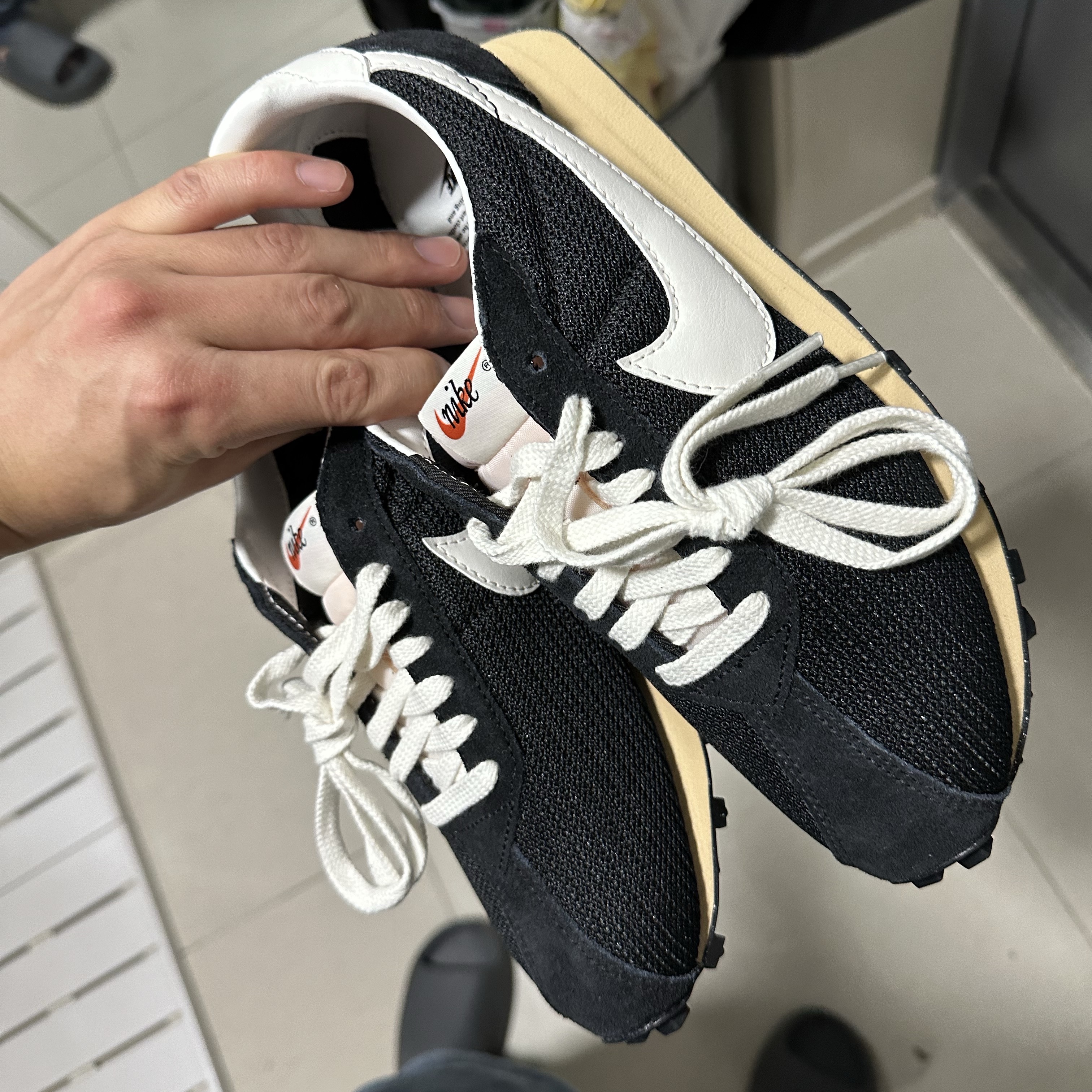 Nike LD-1000 SP Black and Sail 착용 스타일