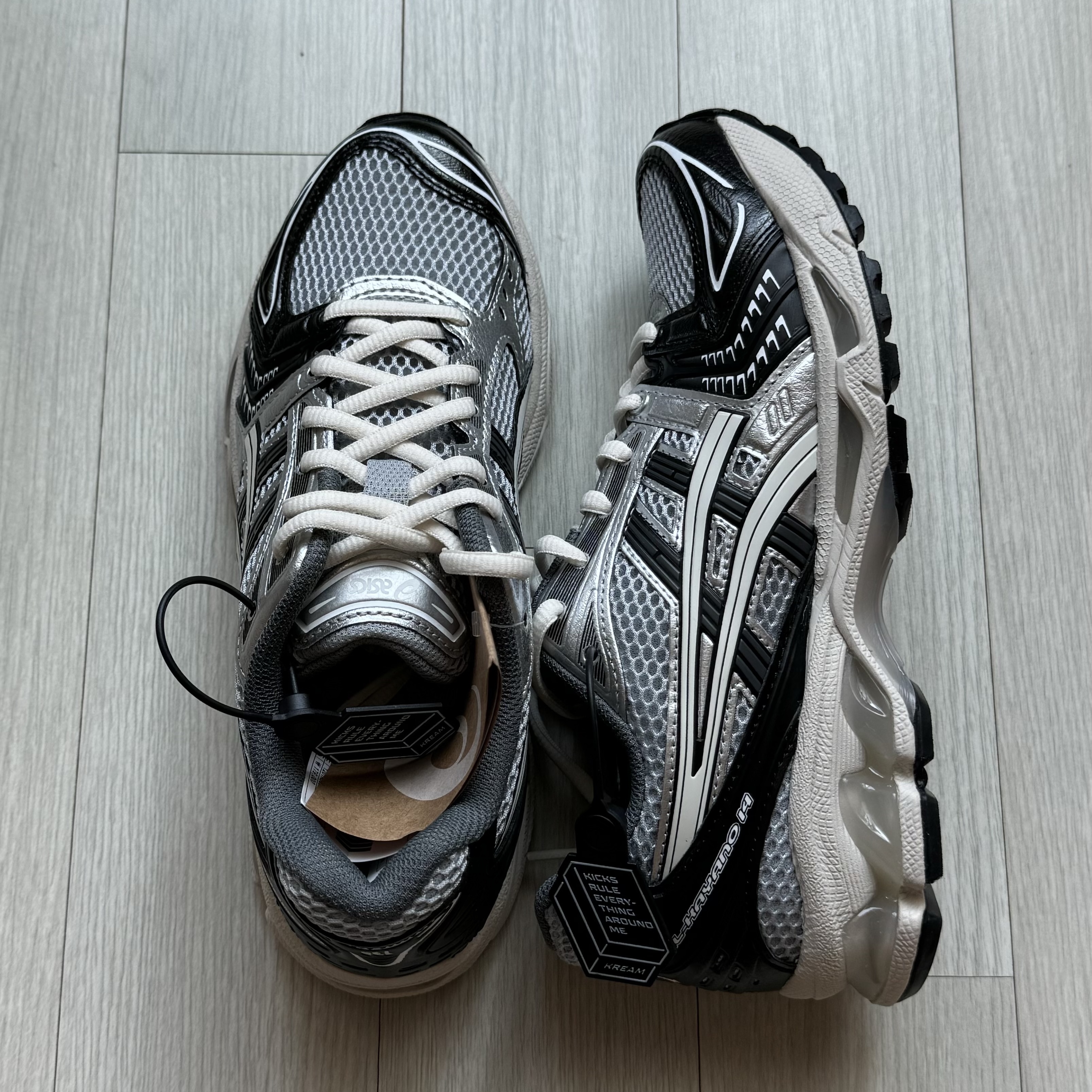 Asics Gel-Kayano 14 Black Glacier Grey 착용 스타일 - 1