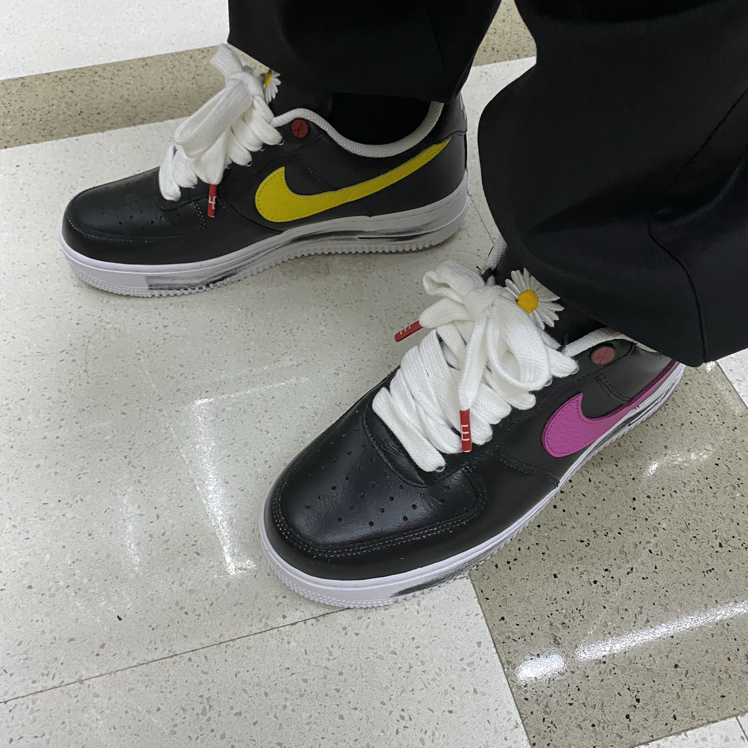 Nike x Peaceminusone Air Force 1 Low Para-Noise 3.0 Black and Multicolor 착용 스타일