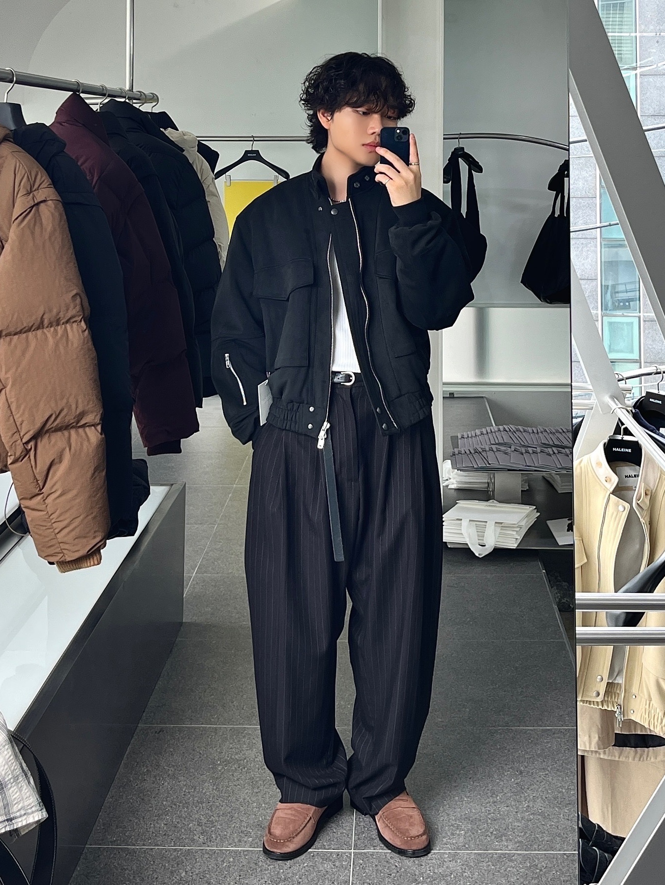 Haleine 3D Faux Suede Bomber Blouson Black (VJ307), Haleine 3D Faux Suede Bomber Blouson Brown (VJ308) 착용 스타일