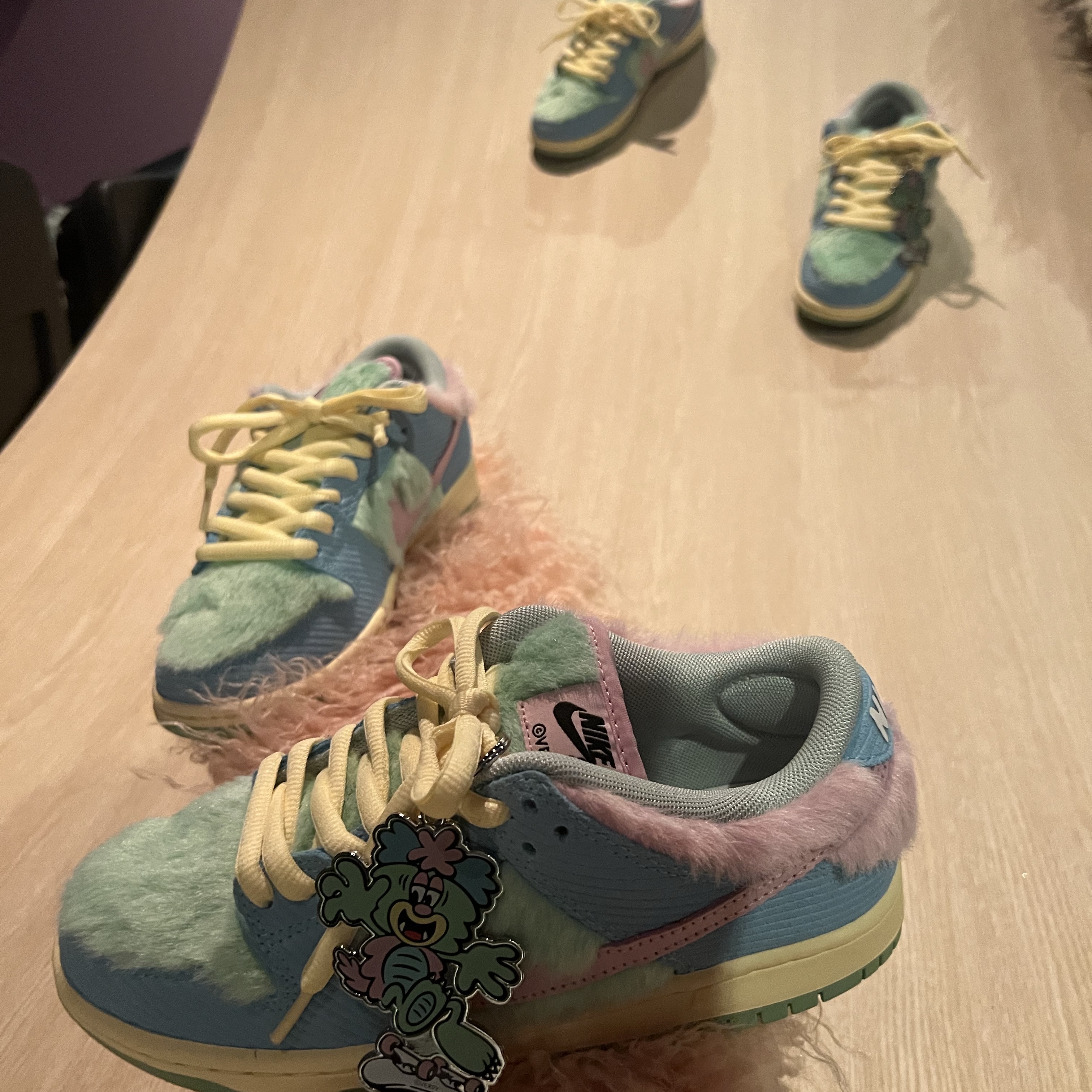 Nike x Verdy SB Dunk Low Pro Blue Gaze and Enamel Green 착용 스타일 - 1