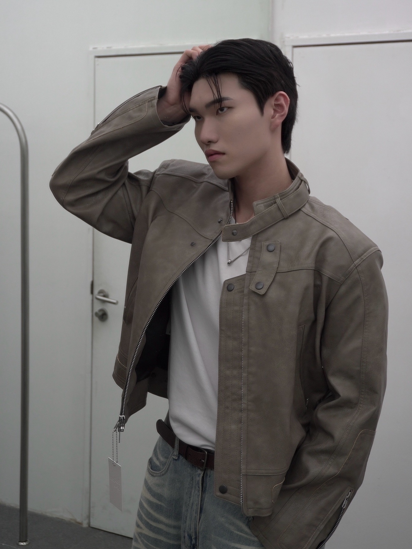 Haleine Belted 3D Faux Leather Biker Jacket Greyish Beige, [KREAM 단독] Haleine Belted 3D Faux Leather Biker Jacket Black (VJ113) 착용 스타일