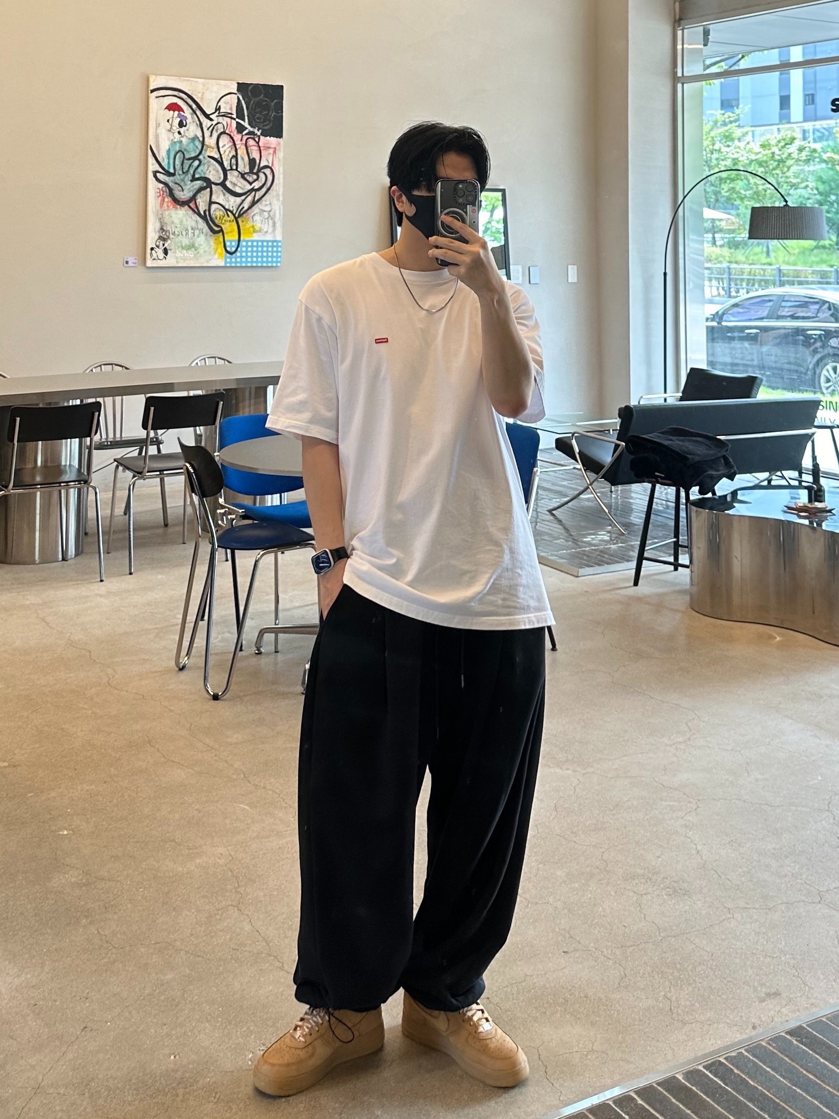 Supreme Small Box T-Shirt White - 24SS, Nike x Supreme Air Force 1 Low Flax 착용 스타일 - 1