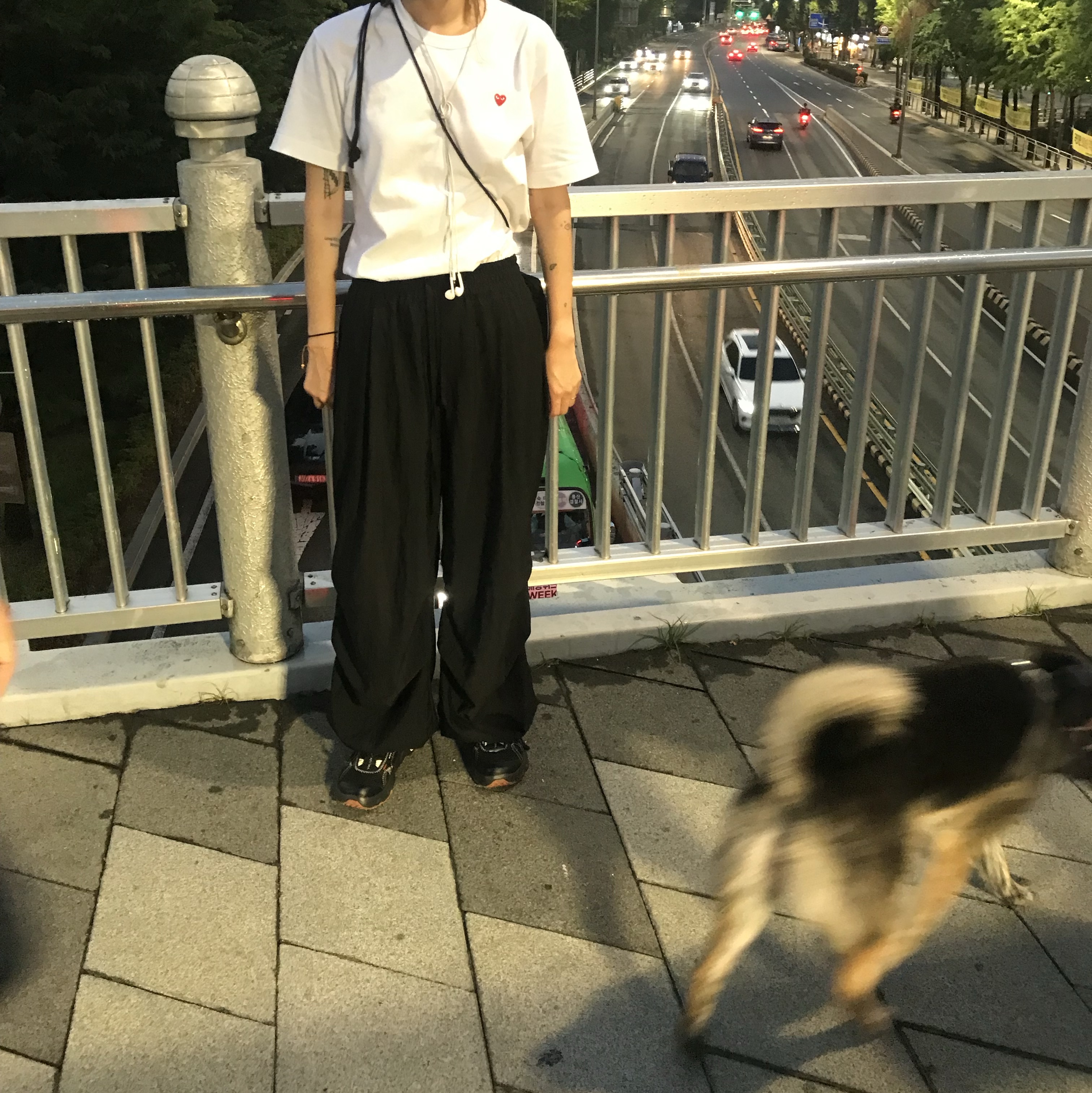 Salomon x The Broken Arm RX Travel Black Bleached Sand, (W) Play Comme des Garcons Mini Red Heart T-Shirt White 착용 스타일 - 3